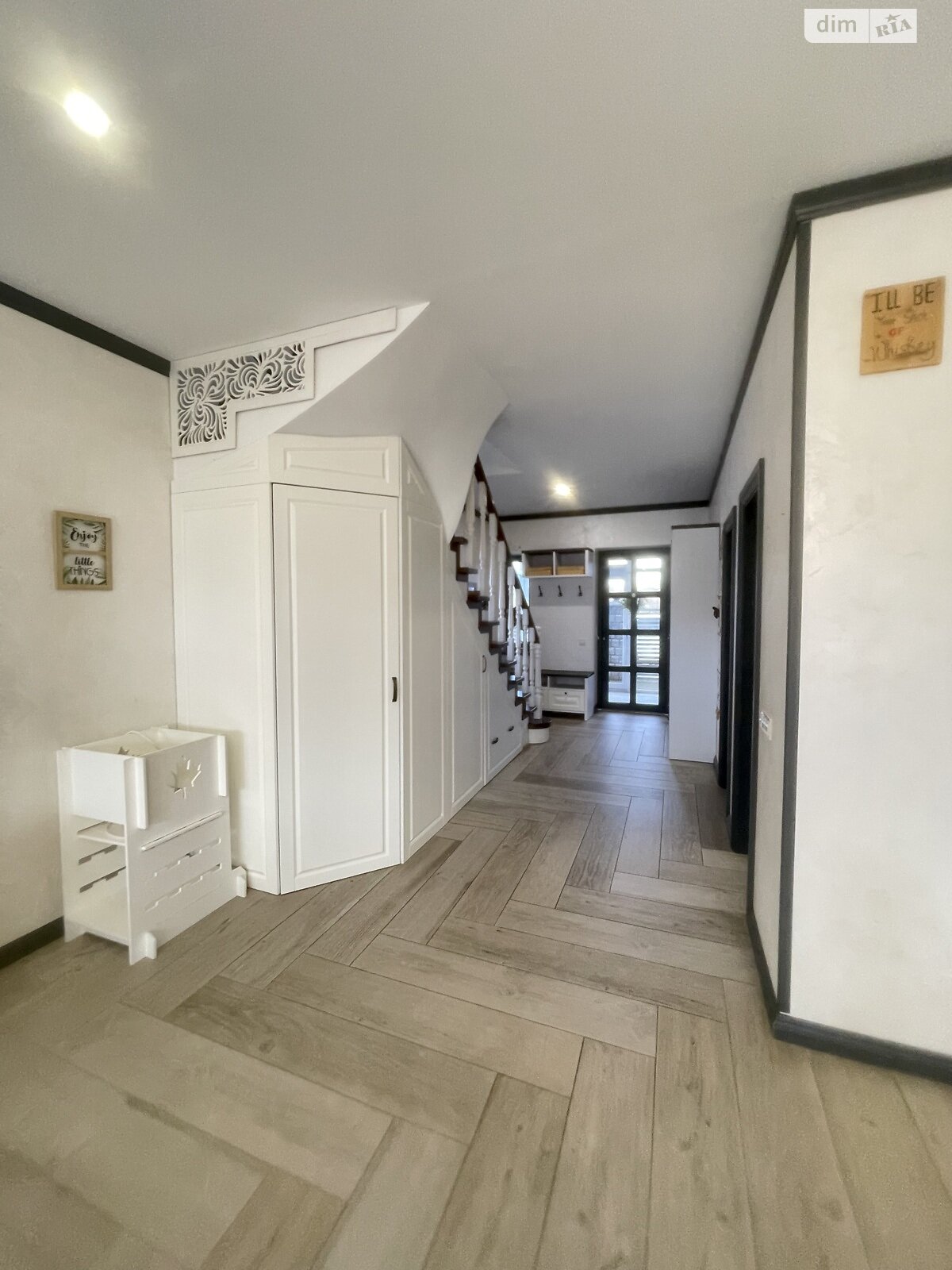 двухэтажный дуплекс, 176 кв. м, кирпич. Сдается помесячно в Минае фото 1