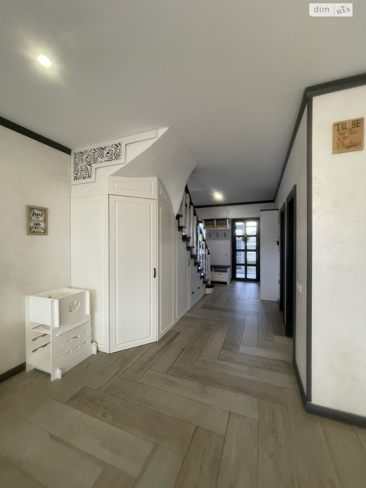 двухэтажный дуплекс, 176 кв. м, кирпич. Сдается помесячно в Минае фото 1