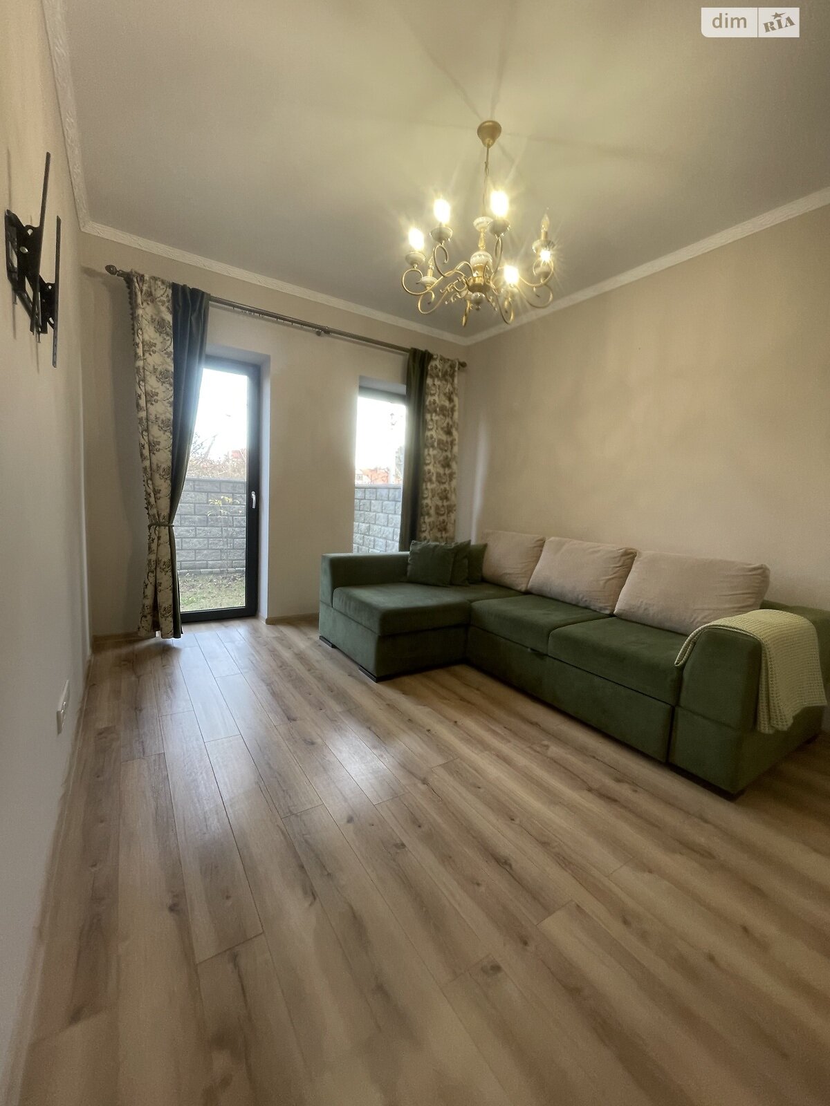 двухэтажный дуплекс, 176 кв. м, кирпич. Сдается помесячно в Минае фото 1