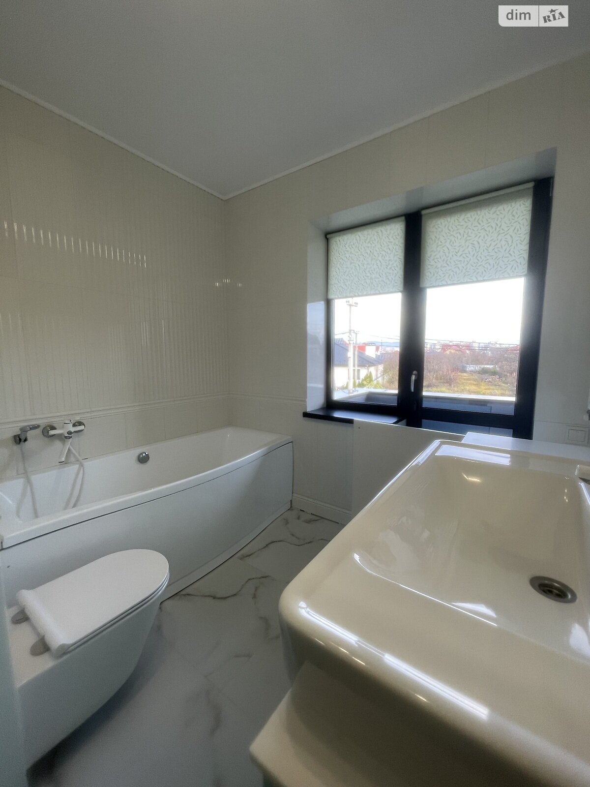 двухэтажный дуплекс, 176 кв. м, кирпич. Сдается помесячно в Минае фото 1