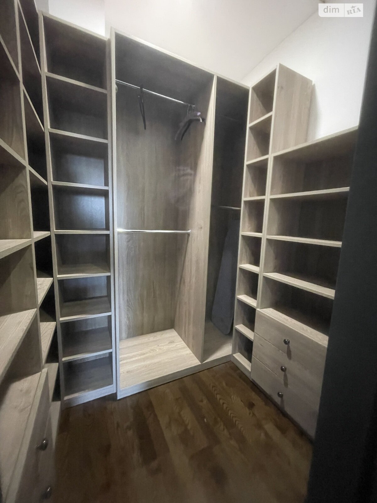 двухэтажный дуплекс, 176 кв. м, кирпич. Сдается помесячно в Минае фото 1