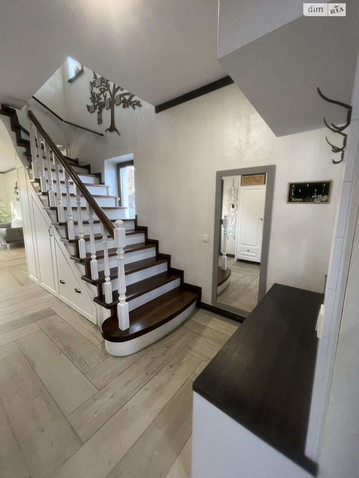 двухэтажный дуплекс, 176 кв. м, кирпич. Сдается помесячно в Минае фото 1