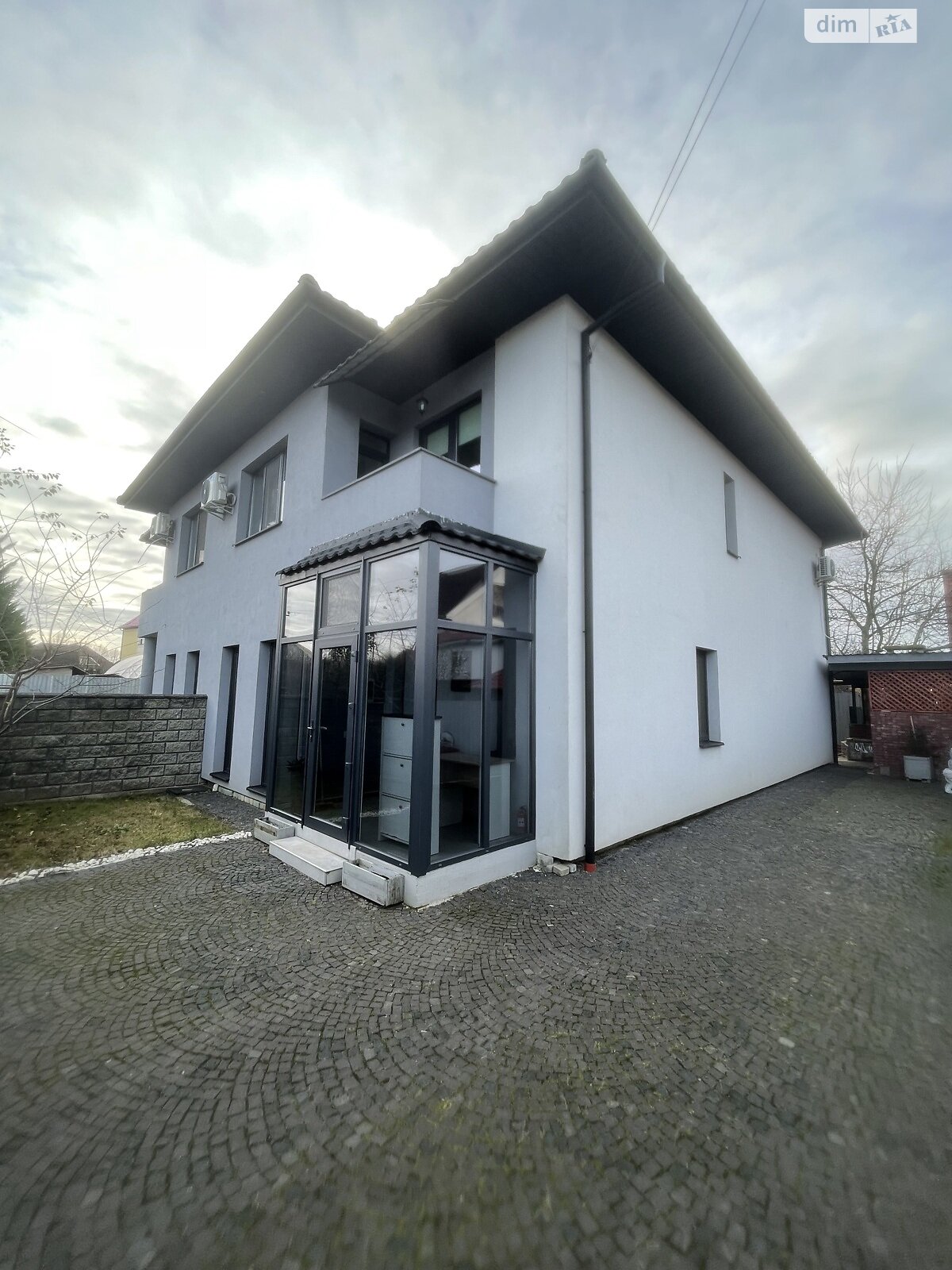 двухэтажный дуплекс, 176 кв. м, кирпич. Сдается помесячно в Минае фото 1