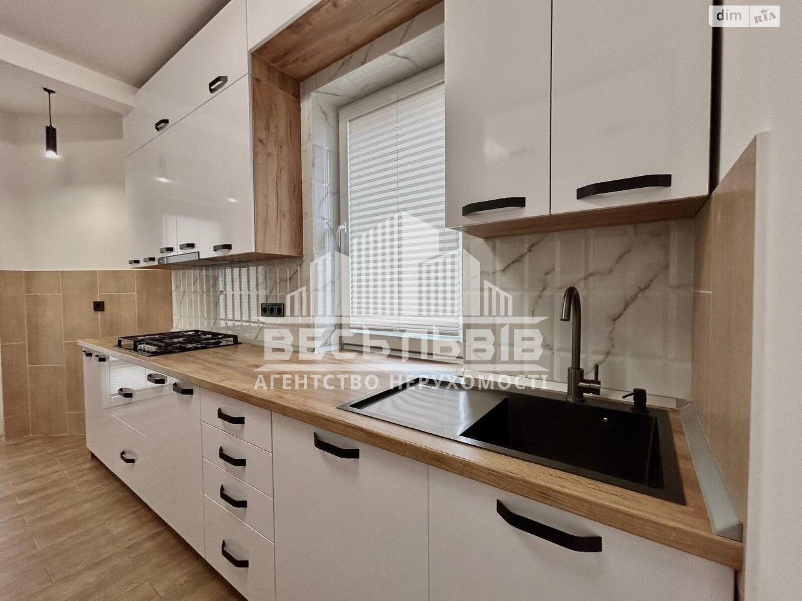 триповерховий дуплекс, 150 кв. м, цегла. Здається помісячно в Сокільниках фото 1 триповерховий дуплекс, 150 кв. м, цегла. Здається помісячно в Сокільниках фото 1