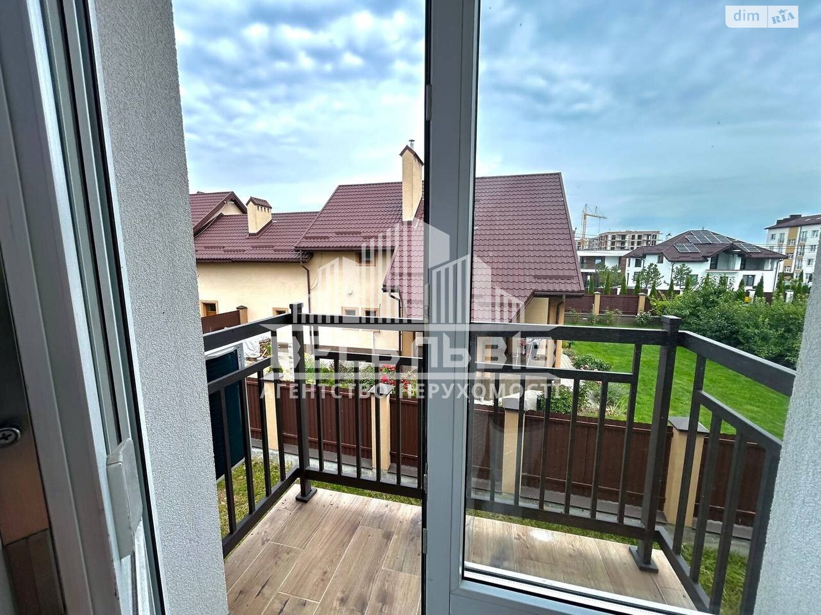 триповерховий дуплекс, 150 кв. м, цегла. Здається помісячно в Сокільниках фото 1 триповерховий дуплекс, 150 кв. м, цегла. Здається помісячно в Сокільниках фото 1