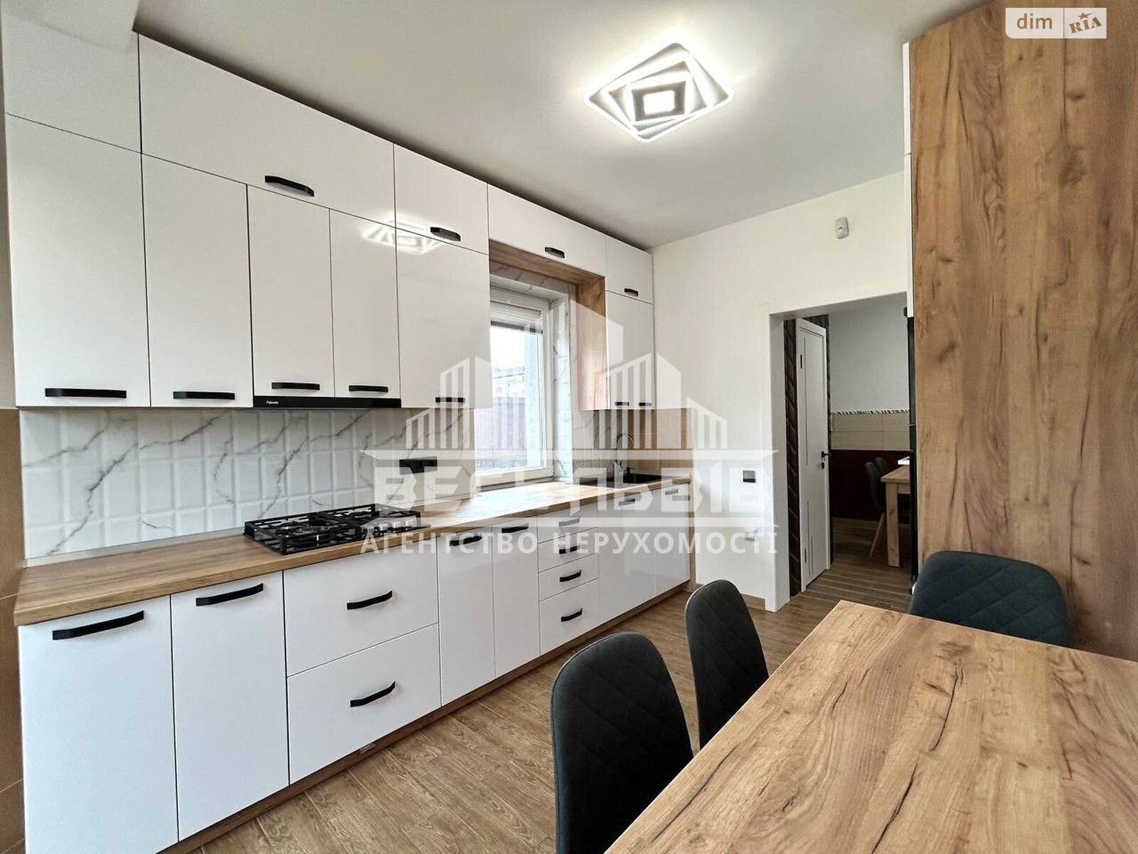 триповерховий дуплекс, 150 кв. м, цегла. Здається помісячно в Сокільниках фото 1 триповерховий дуплекс, 150 кв. м, цегла. Здається помісячно в Сокільниках фото 1