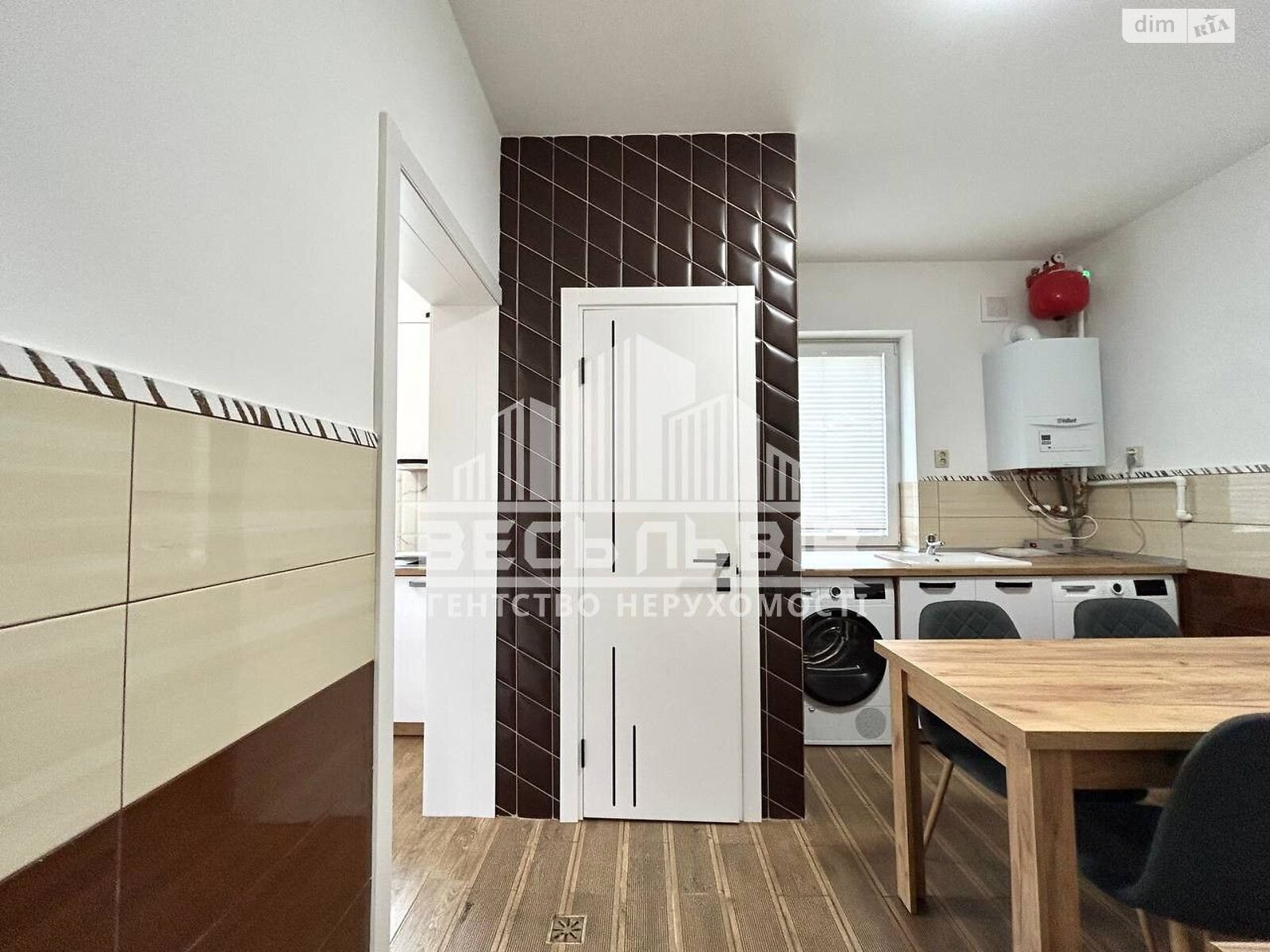 триповерховий дуплекс, 150 кв. м, цегла. Здається помісячно в Сокільниках фото 1 триповерховий дуплекс, 150 кв. м, цегла. Здається помісячно в Сокільниках фото 1