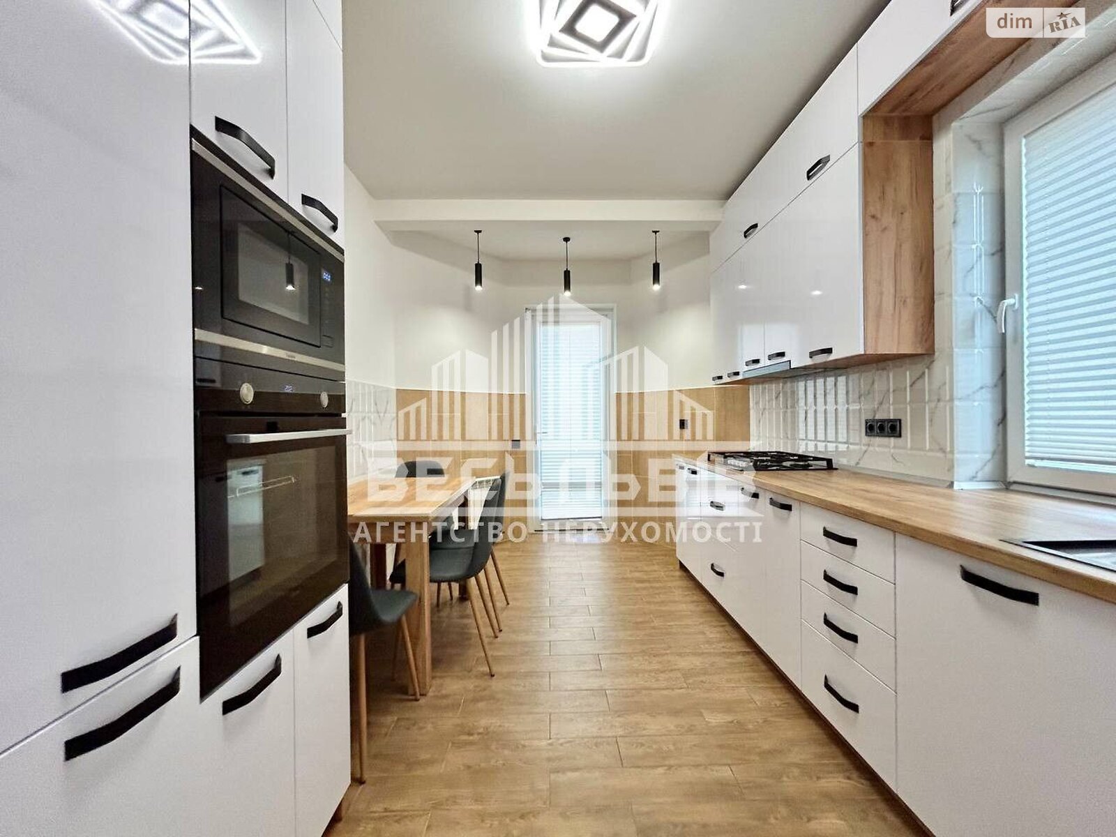 триповерховий дуплекс, 150 кв. м, цегла. Здається помісячно в Сокільниках фото 1 триповерховий дуплекс, 150 кв. м, цегла. Здається помісячно в Сокільниках фото 1