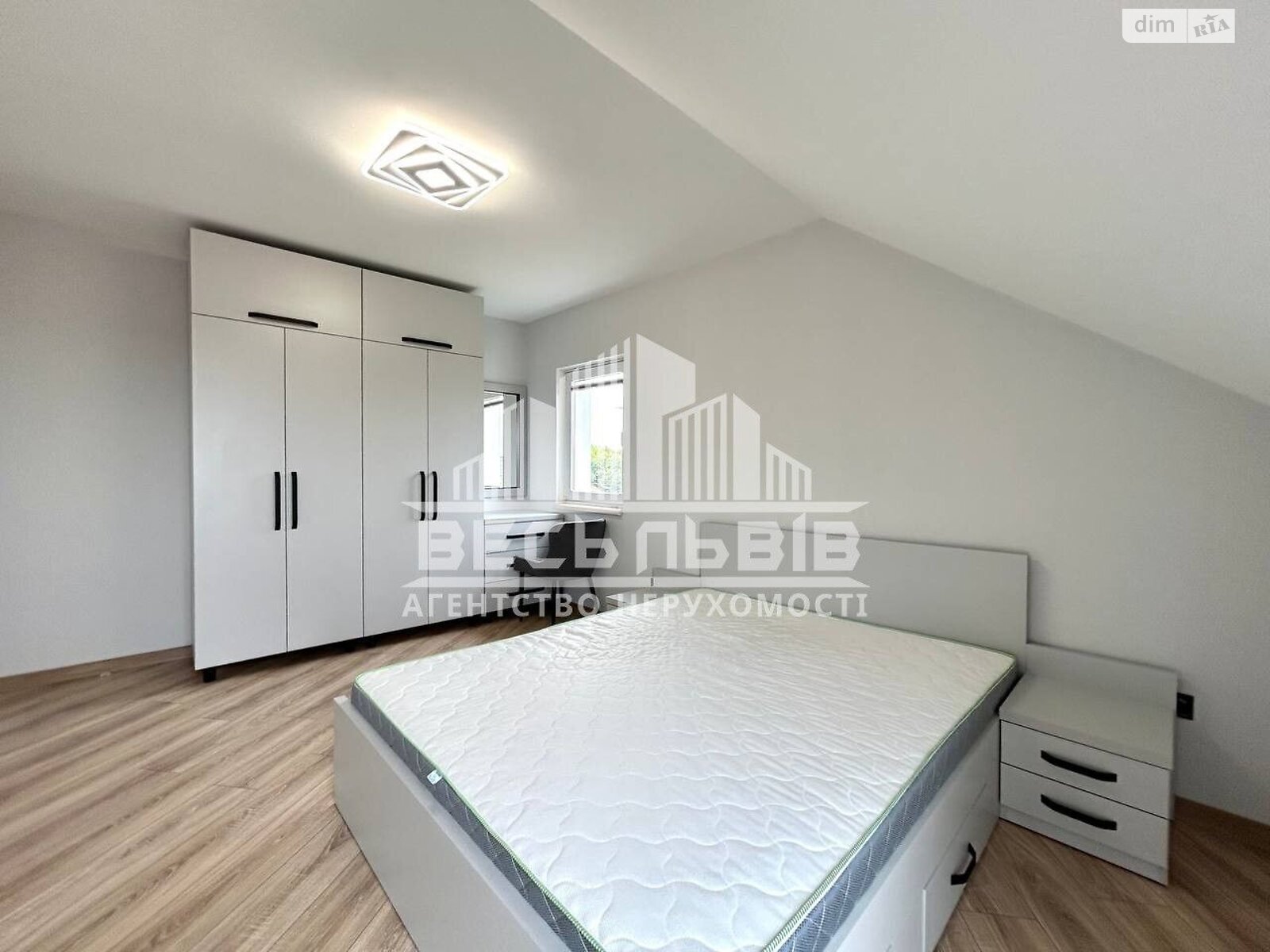 триповерховий дуплекс, 150 кв. м, цегла. Здається помісячно в Сокільниках фото 1 триповерховий дуплекс, 150 кв. м, цегла. Здається помісячно в Сокільниках фото 1