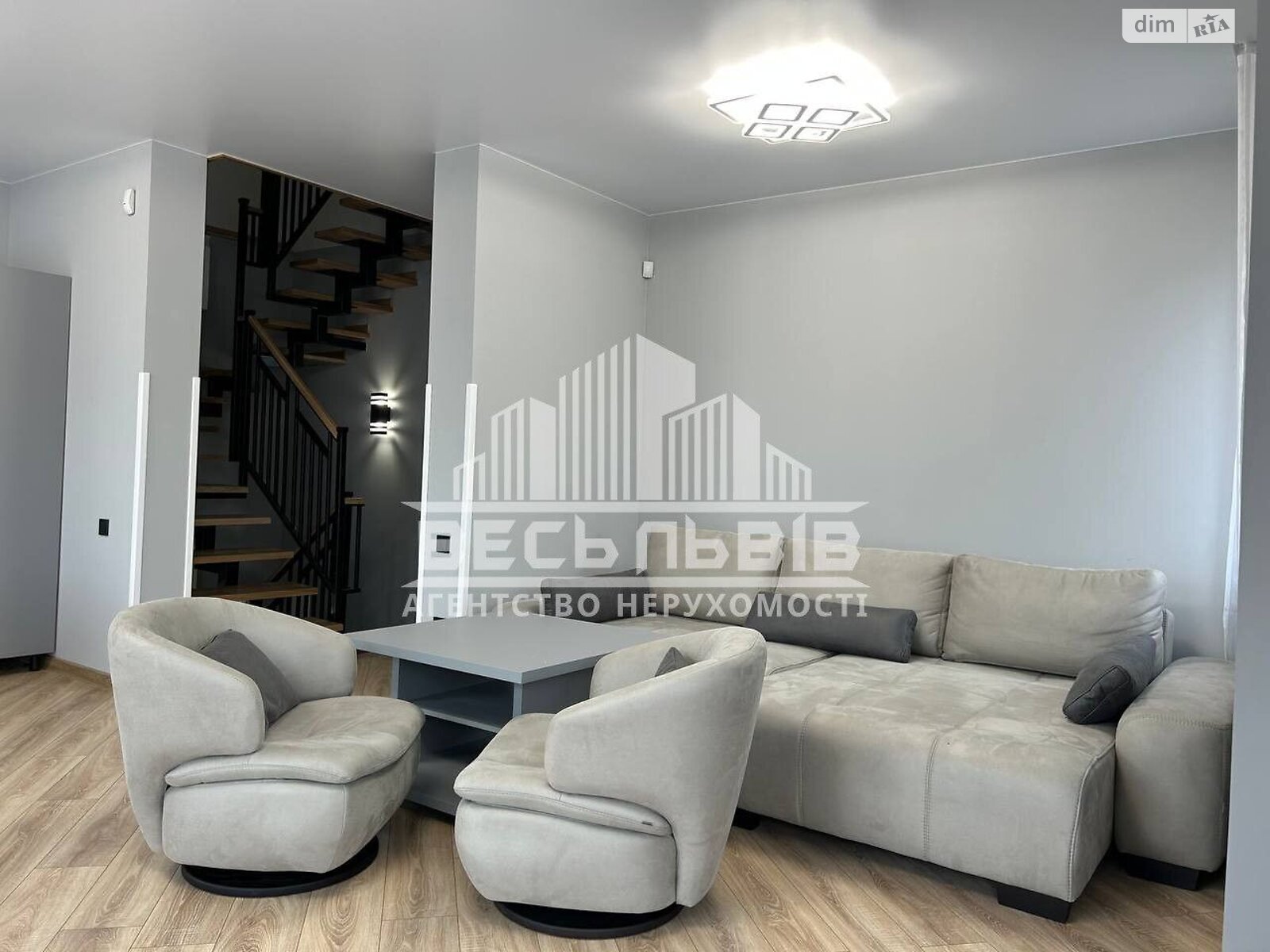 триповерховий дуплекс, 150 кв. м, цегла. Здається помісячно в Сокільниках фото 1 триповерховий дуплекс, 150 кв. м, цегла. Здається помісячно в Сокільниках фото 1