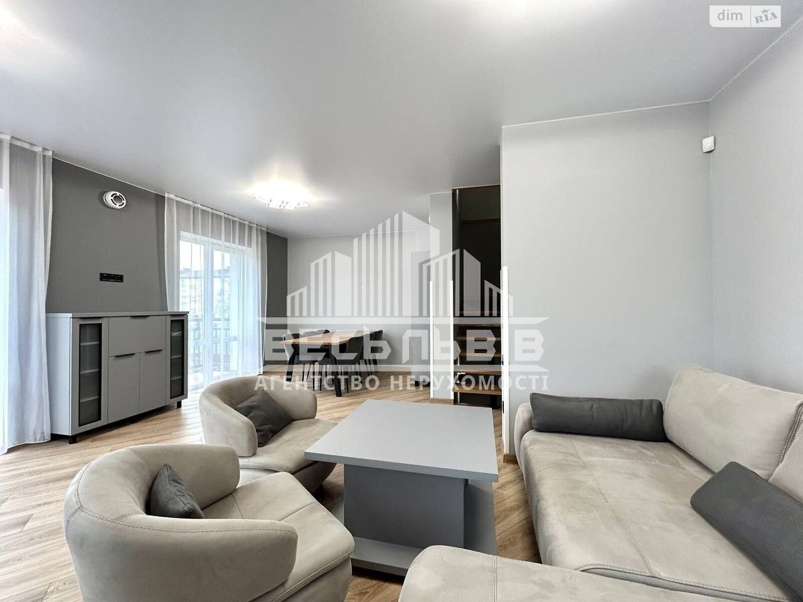 триповерховий дуплекс, 150 кв. м, цегла. Здається помісячно в Сокільниках фото 1 триповерховий дуплекс, 150 кв. м, цегла. Здається помісячно в Сокільниках фото 1