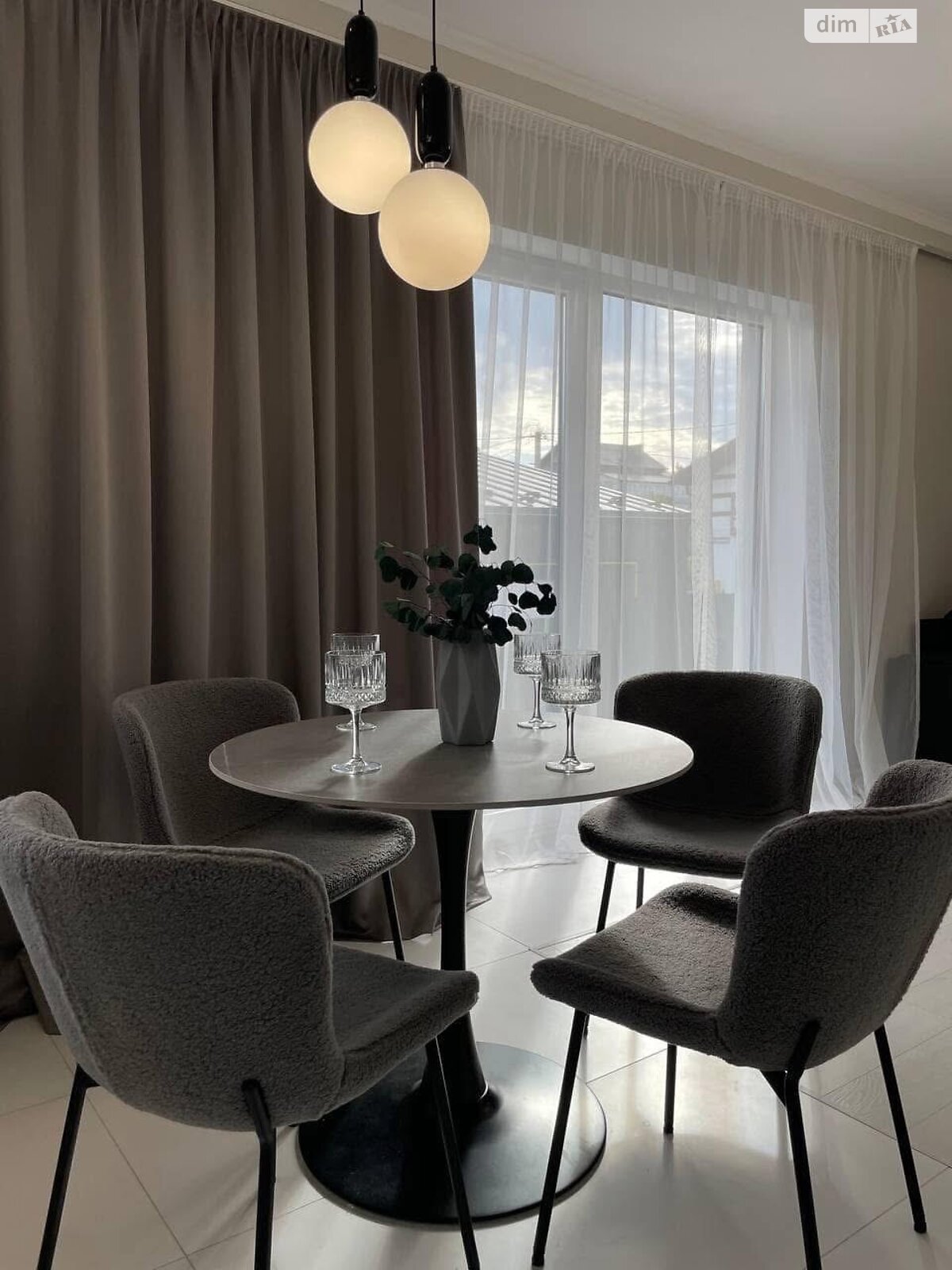 одноэтажный дуплекс, 98 кв. м, кирпич. Сдается помесячно в Тернополе фото 1 одноэтажный дуплекс, 98 кв. м, кирпич. Сдается помесячно в Тернополе фото 1