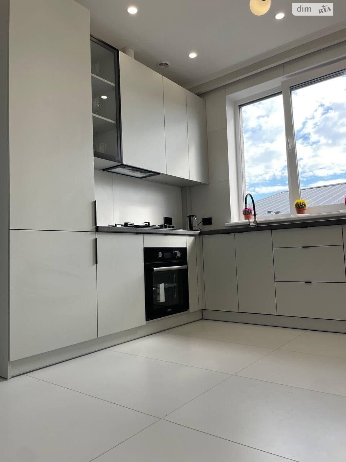 одноэтажный дуплекс, 98 кв. м, кирпич. Сдается помесячно в Тернополе фото 1 одноэтажный дуплекс, 98 кв. м, кирпич. Сдается помесячно в Тернополе фото 1