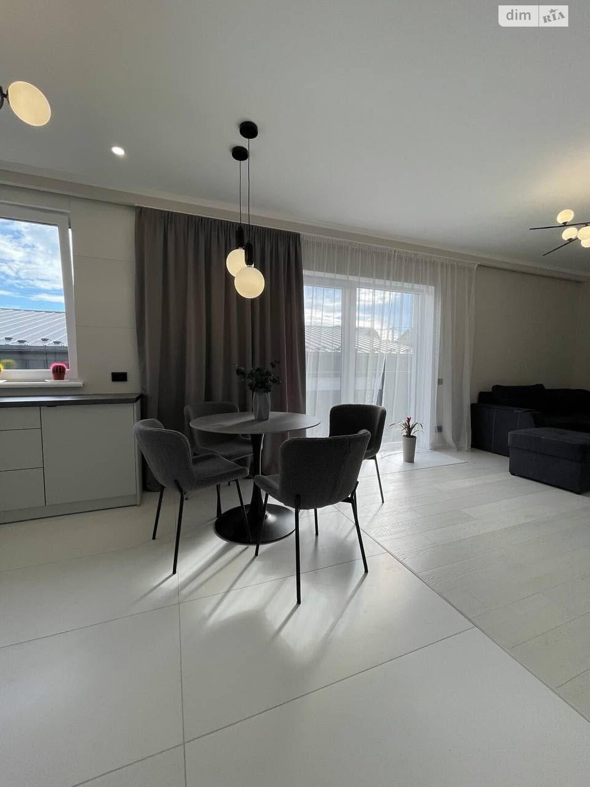 одноэтажный дуплекс, 98 кв. м, кирпич. Сдается помесячно в Тернополе фото 1 одноэтажный дуплекс, 98 кв. м, кирпич. Сдается помесячно в Тернополе фото 1