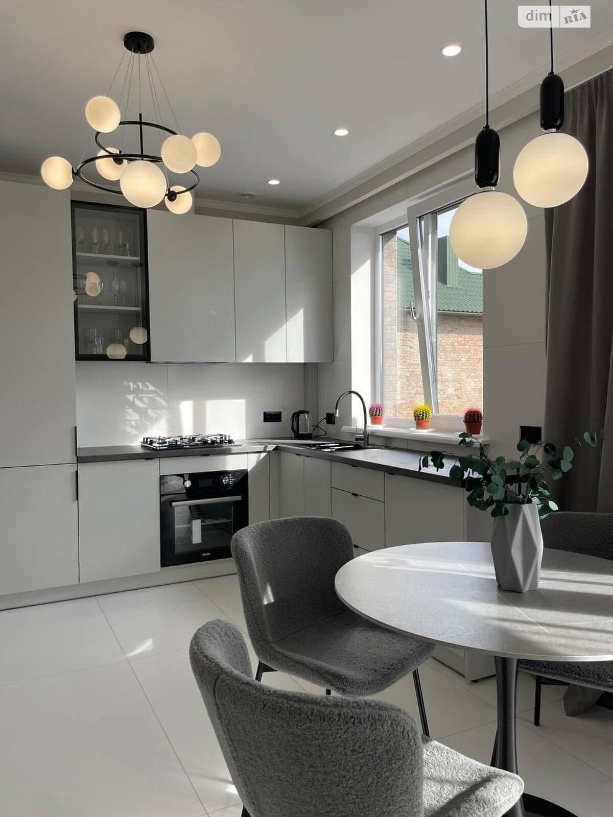 одноэтажный дуплекс, 98 кв. м, кирпич. Сдается помесячно в Тернополе фото 1 одноэтажный дуплекс, 98 кв. м, кирпич. Сдается помесячно в Тернополе фото 1