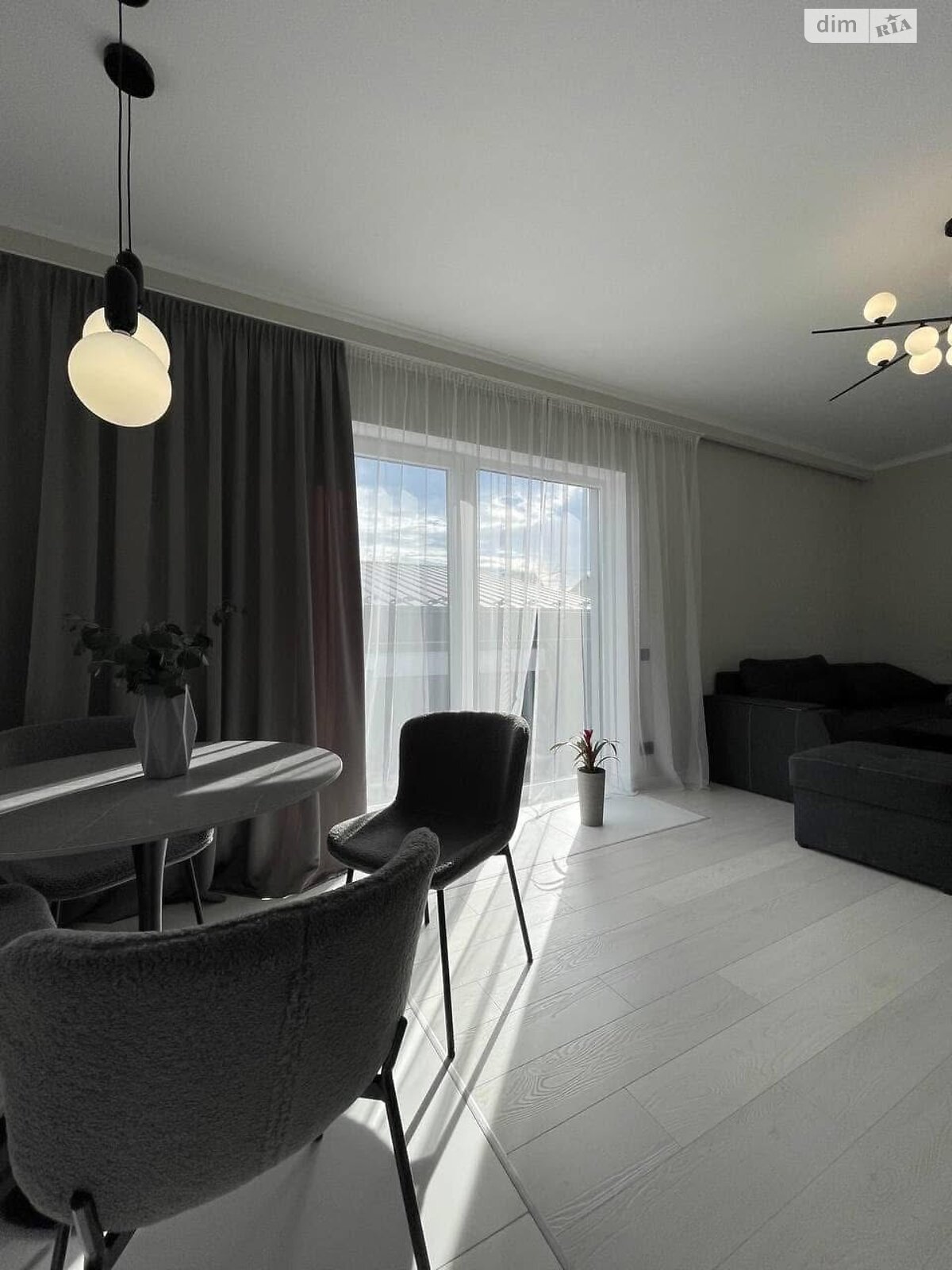 одноэтажный дуплекс, 98 кв. м, кирпич. Сдается помесячно в Тернополе фото 1 одноэтажный дуплекс, 98 кв. м, кирпич. Сдается помесячно в Тернополе фото 1