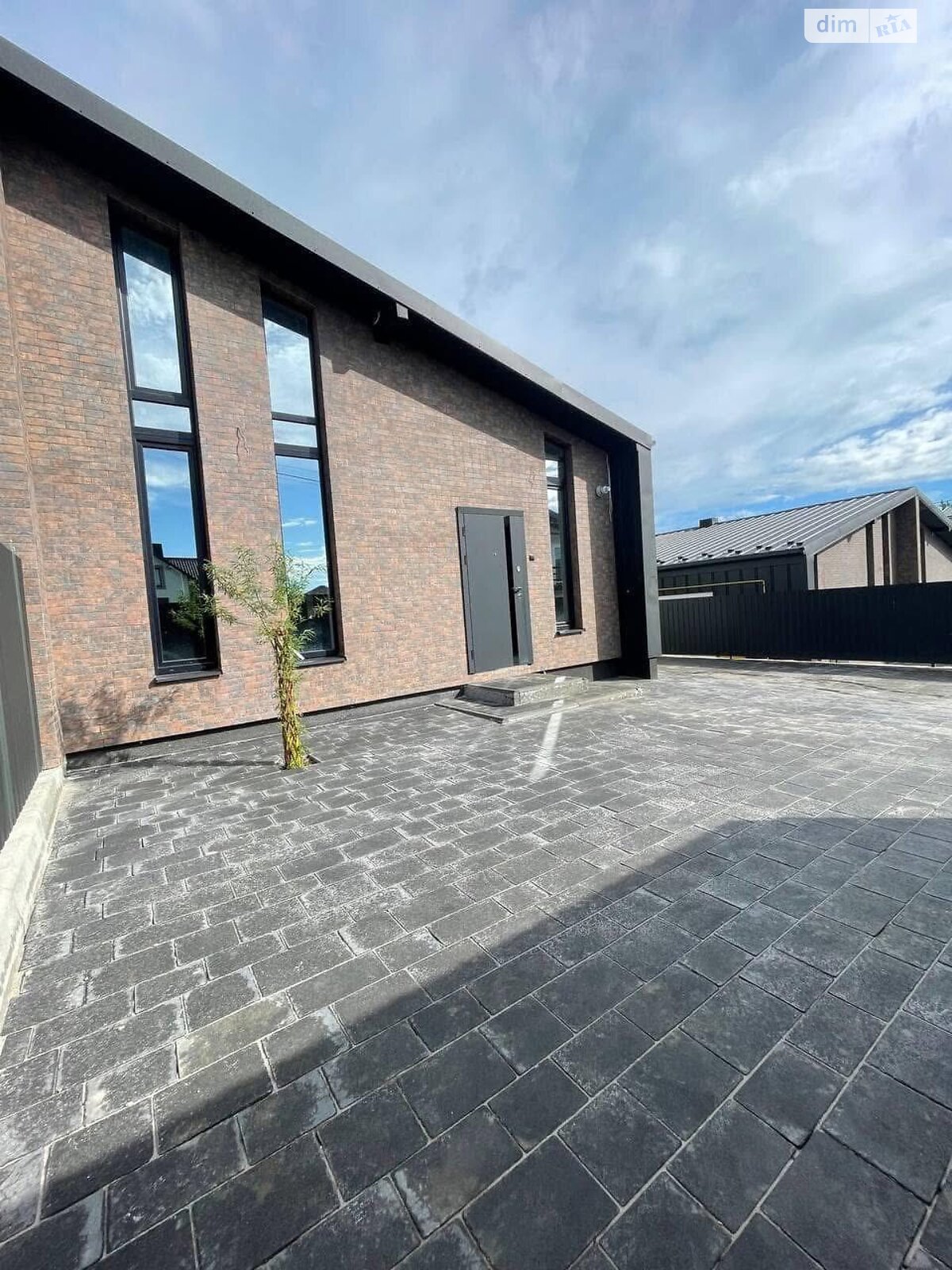 одноэтажный дуплекс, 98 кв. м, кирпич. Сдается помесячно в Тернополе фото 1 одноэтажный дуплекс, 98 кв. м, кирпич. Сдается помесячно в Тернополе фото 1