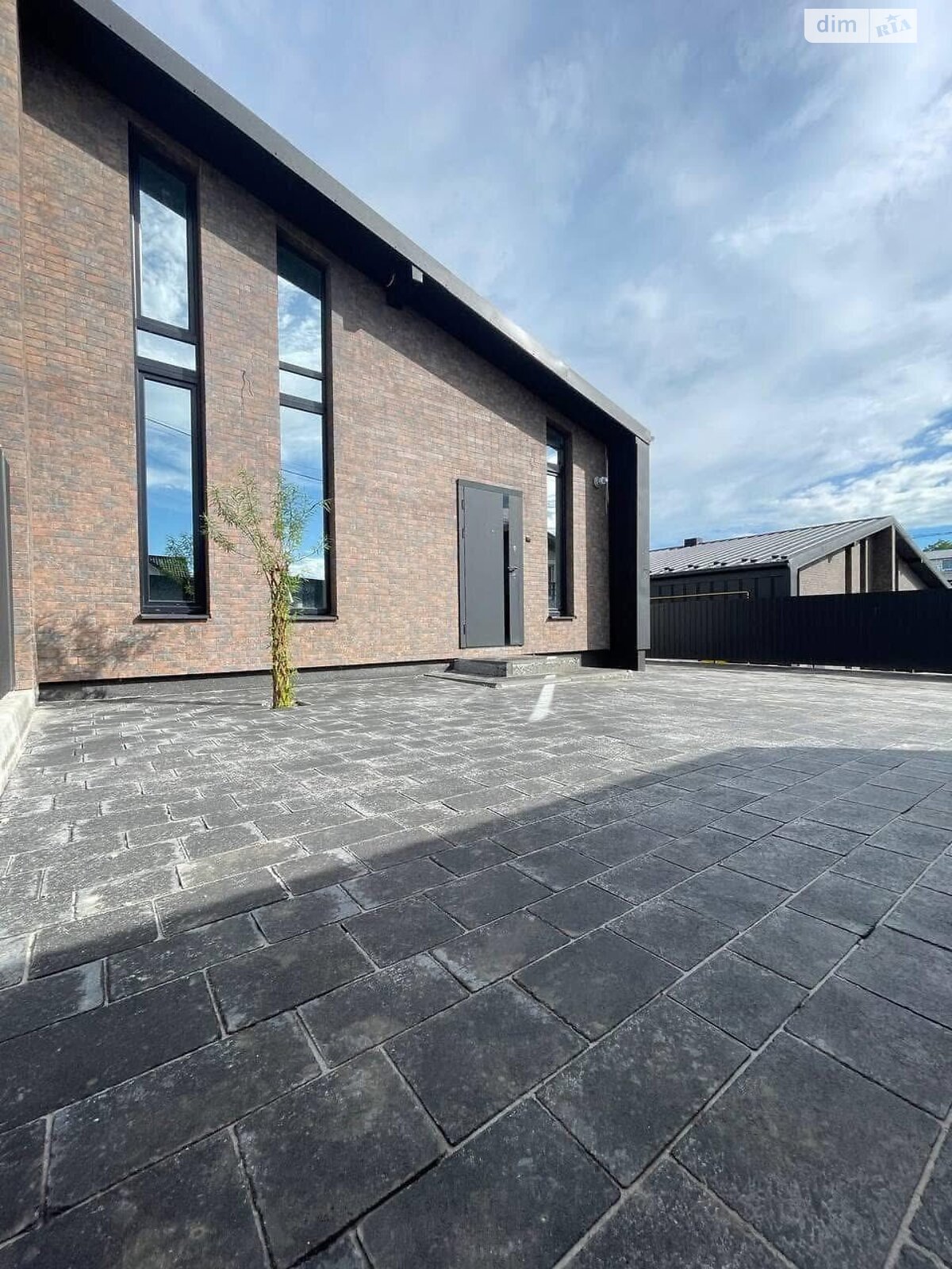 одноэтажный дуплекс, 98 кв. м, кирпич. Сдается помесячно в Тернополе фото 1 одноэтажный дуплекс, 98 кв. м, кирпич. Сдается помесячно в Тернополе фото 1