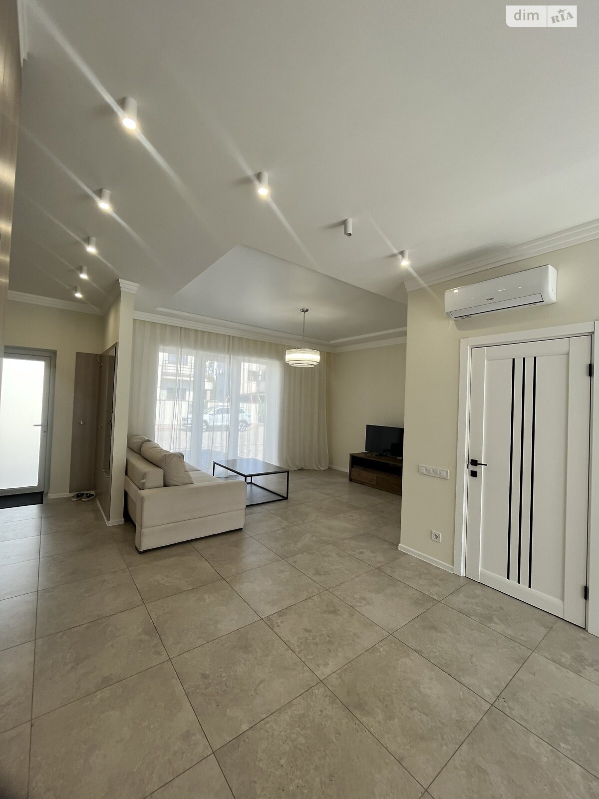 двоповерховий дуплекс, 122 кв. м, цегла. Здається помісячно в Ужгороді фото 1 двоповерховий дуплекс, 122 кв. м, цегла. Здається помісячно в Ужгороді фото 1