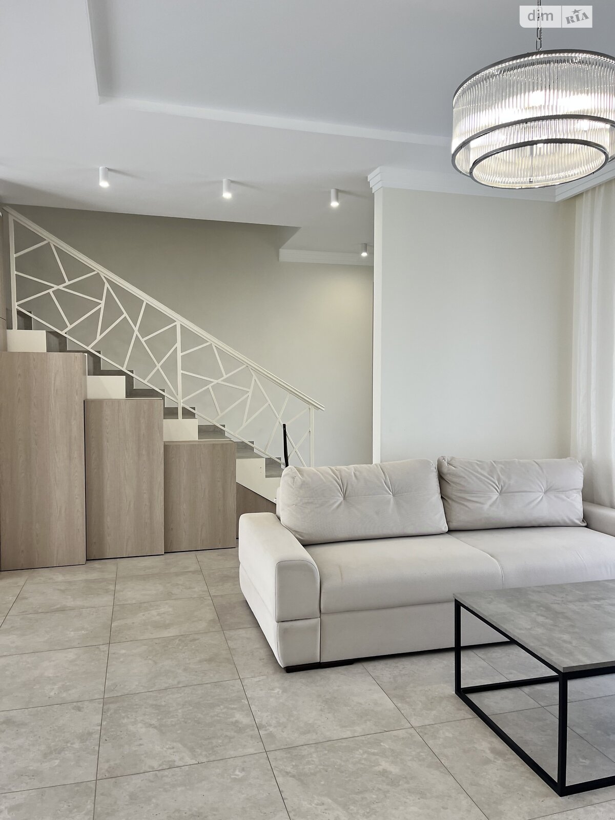 двоповерховий дуплекс, 122 кв. м, цегла. Здається помісячно в Ужгороді фото 1 двоповерховий дуплекс, 122 кв. м, цегла. Здається помісячно в Ужгороді фото 1