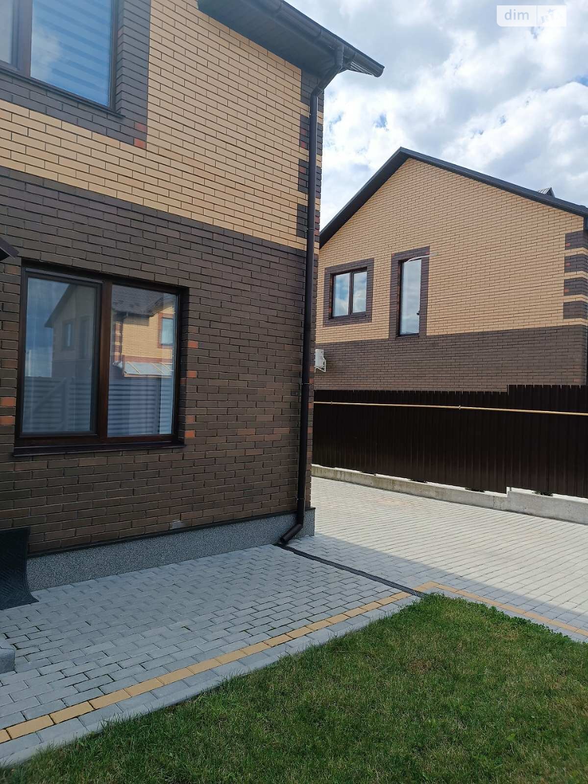 двухэтажный дуплекс, 105 кв. м, кирпич. Сдается помесячно в Агрономичном фото 1