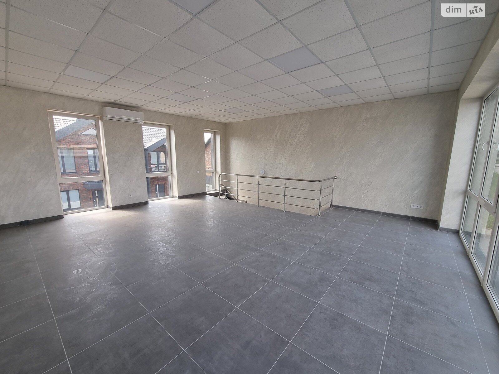 Комерційне приміщення в Агрономічному, Трояндовий провулок 1Д, ціна оренди: 35 000 грн за об’єкт фото 1 Комерційне приміщення в Агрономічному, Трояндовий провулок 1Д, ціна оренди: 35 000 грн за об’єкт фото 1