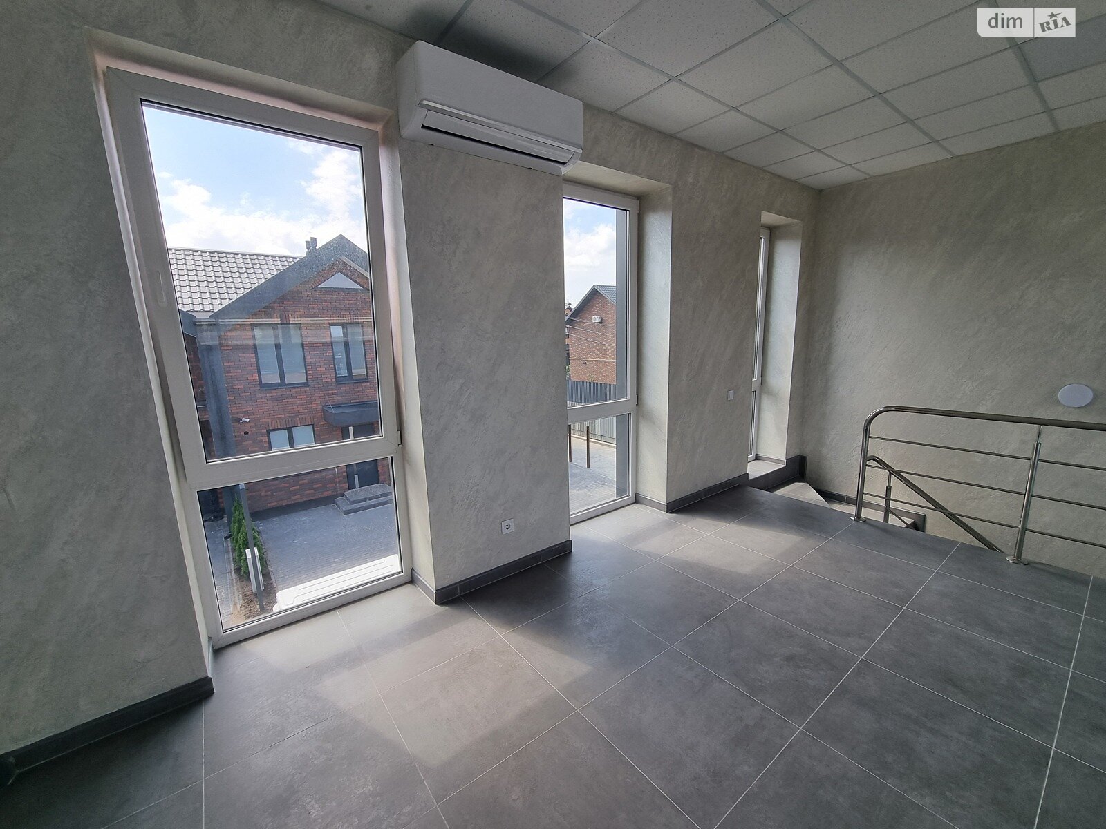 Комерційне приміщення в Агрономічному, Трояндовий провулок 1Д, ціна оренди: 35 000 грн за об’єкт фото 1 Комерційне приміщення в Агрономічному, Трояндовий провулок 1Д, ціна оренди: 35 000 грн за об’єкт фото 1