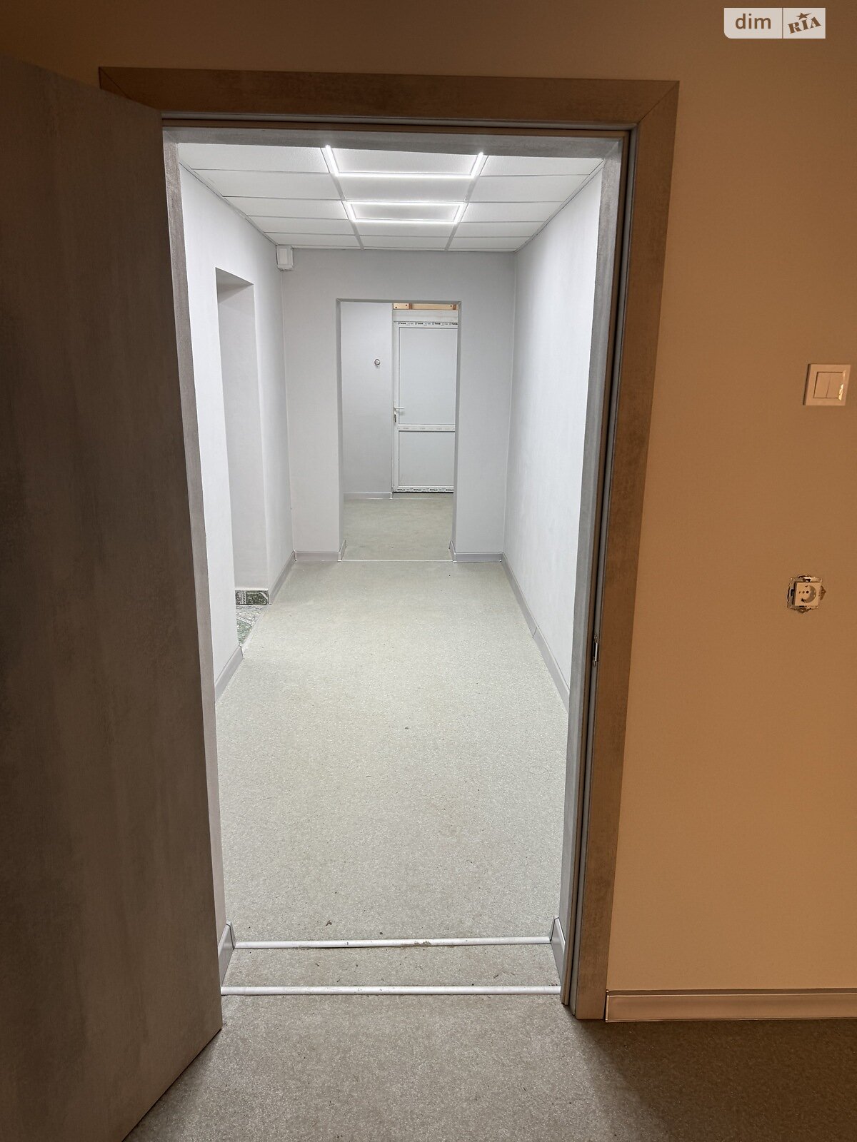 Комерційне приміщення в Баранинці, здам в оренду по Черкаська вулиця 6, ціна: 129 132 грн за об’єкт фото 1 Комерційне приміщення в Баранинці, здам в оренду по Черкаська вулиця 6, ціна: 129 132 грн за об’єкт фото 1