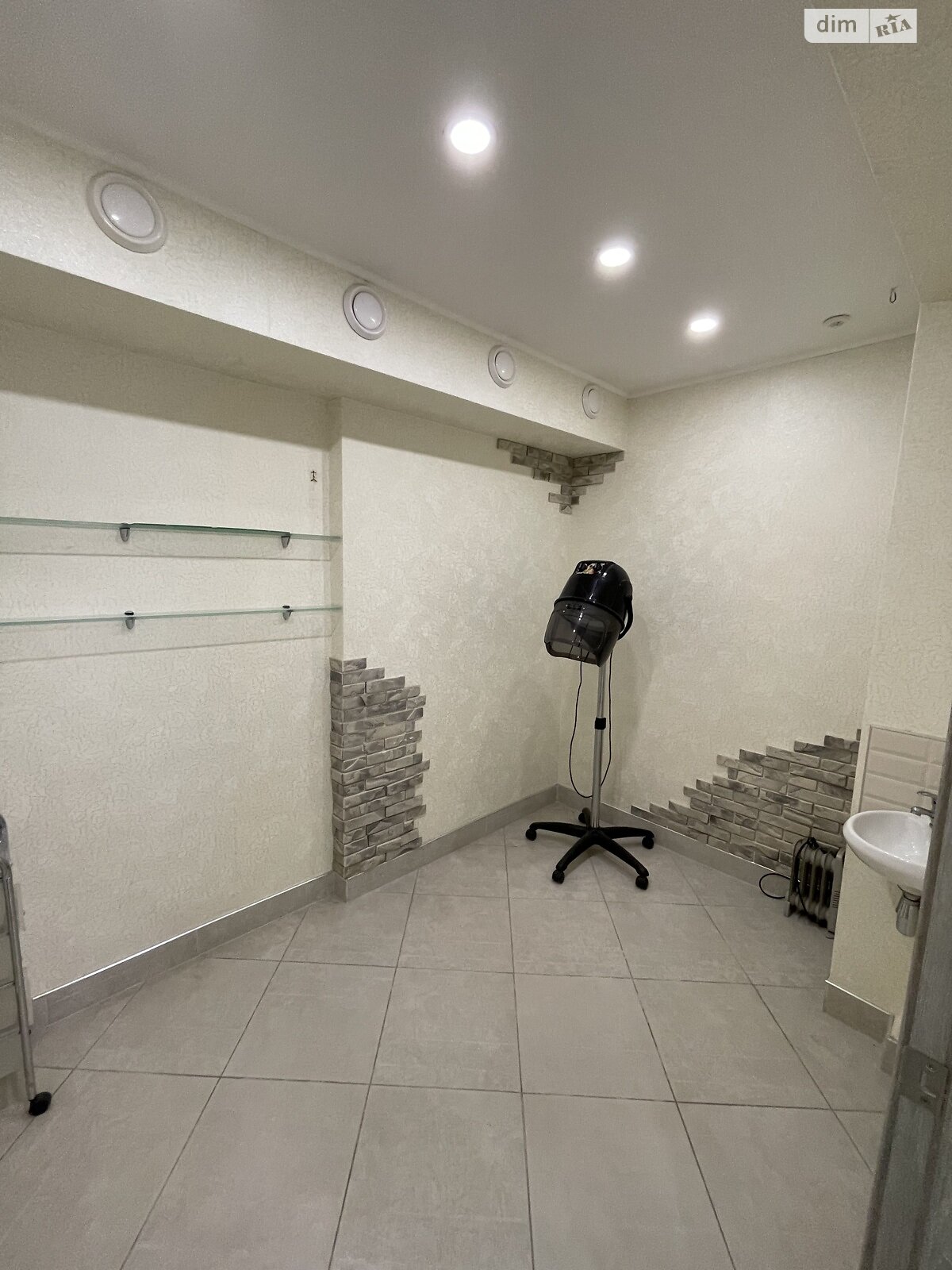 Комерційне приміщення в Білій Церкві, здам в оренду по Зенітного полку (Некрасова) вулиця, район Леваневського, ціна: 25 000 грн за об’єкт фото 1