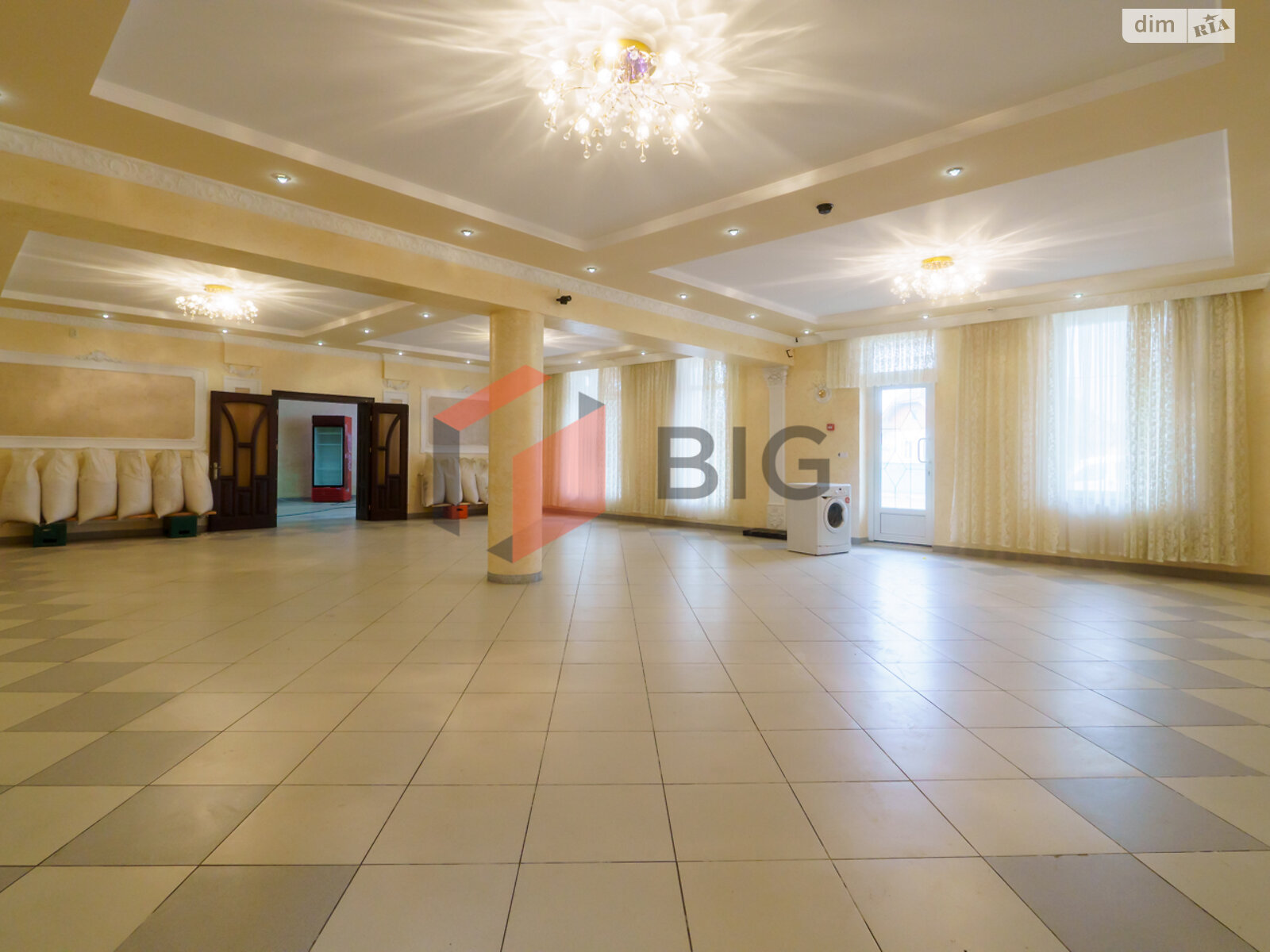 Комерційне приміщення в Братківці, Тараса Шевченка вулиця, ціна оренди: 19 999 грн за об’єкт фото 1 Комерційне приміщення в Братківці, Тараса Шевченка вулиця, ціна оренди: 19 999 грн за об’єкт фото 1