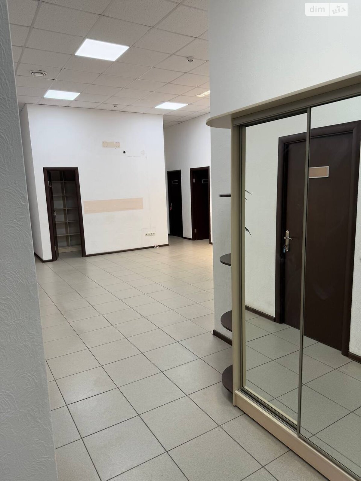 Комерційне приміщення в Черкасах, здам в оренду по Святотроїцька вулиця 94, район Соснівський, ціна: 32 000 грн за об’єкт фото 1