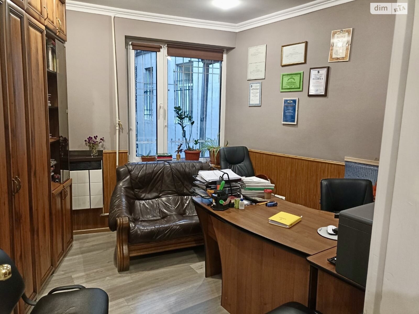 Комерційне приміщення в Чернівцях, здам в оренду по Головна вулиця 75, район Шевченківський, ціна: 8 596 грн за об’єкт фото 1 Комерційне приміщення в Чернівцях, здам в оренду по Головна вулиця 75, район Шевченківський, ціна: 8 596 грн за об’єкт фото 1