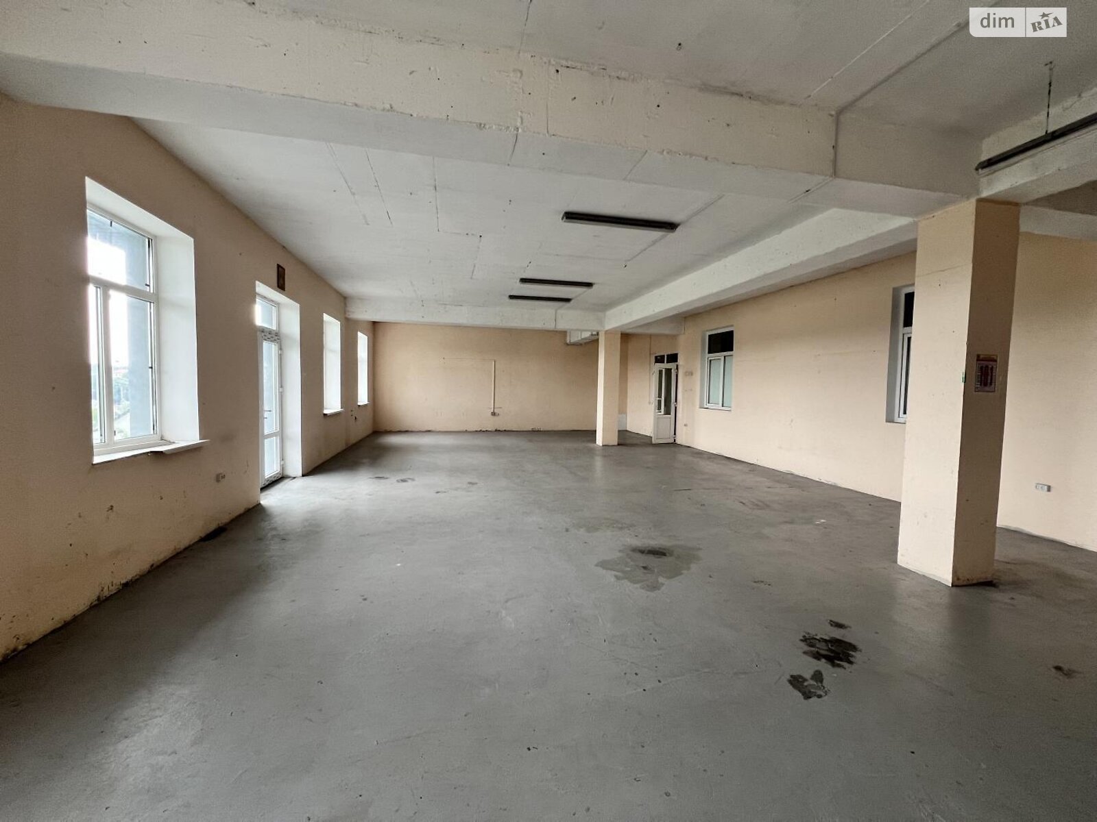 Комерційне приміщення в Давидові, Миру вулиця, ціна оренди: 160 000 грн за об’єкт фото 1 Комерційне приміщення в Давидові, Миру вулиця, ціна оренди: 160 000 грн за об’єкт фото 1