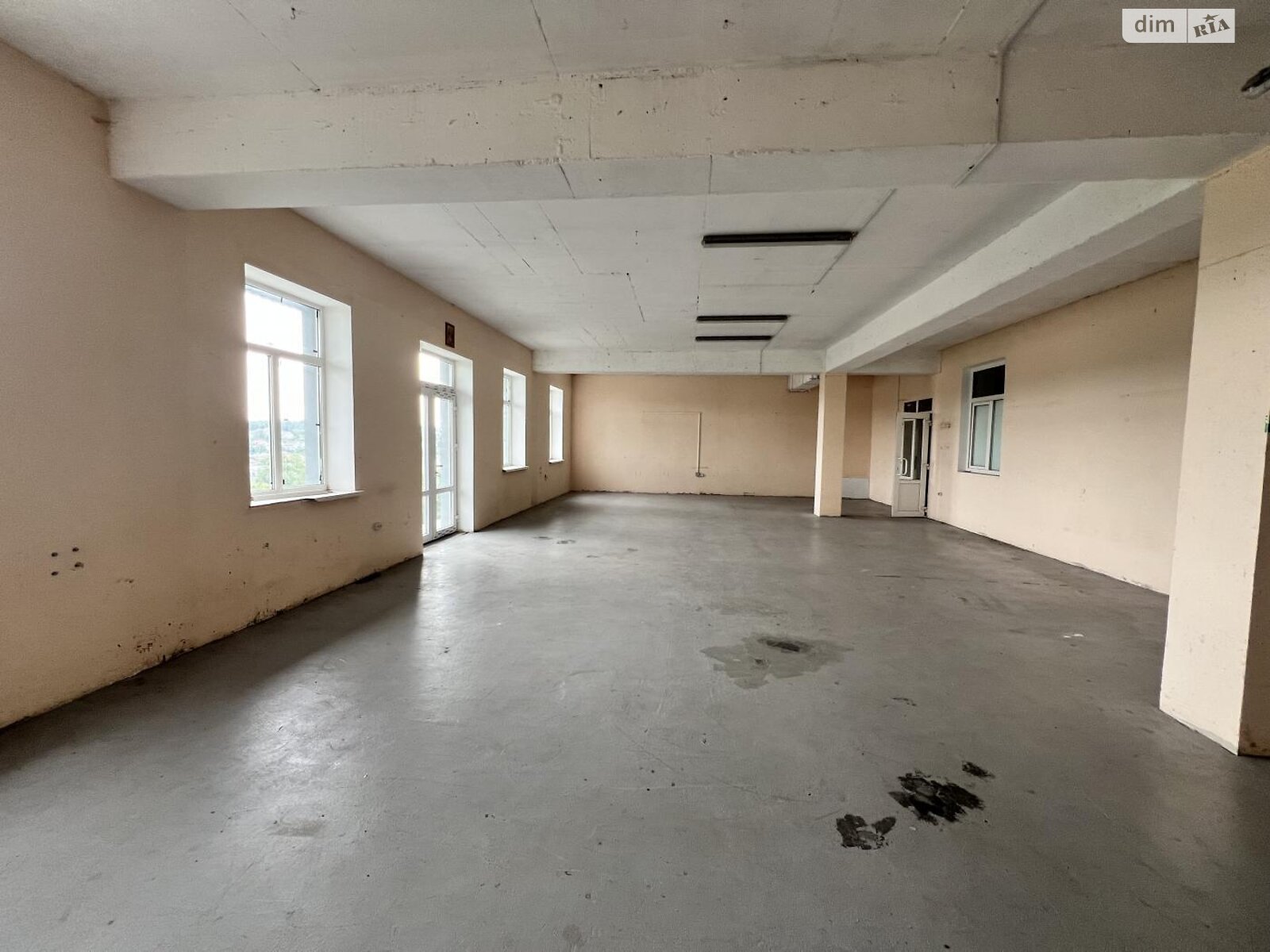 Комерційне приміщення в Давидові, Миру вулиця, ціна оренди: 160 000 грн за об’єкт фото 1 Комерційне приміщення в Давидові, Миру вулиця, ціна оренди: 160 000 грн за об’єкт фото 1