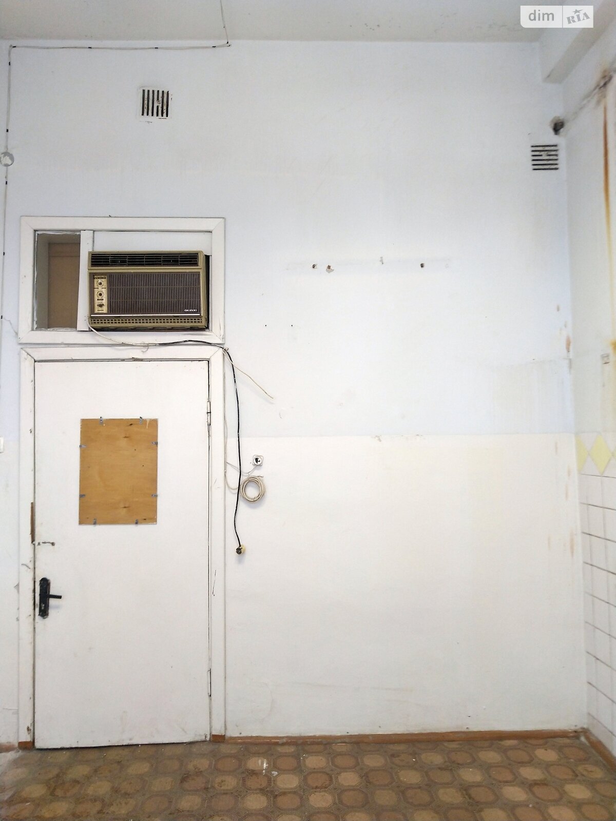 Коммерческое помещение в Днепре, сдам в аренду по Журналистов улица 13, район Косиора, цена: 2 096 грн за объект фото 1