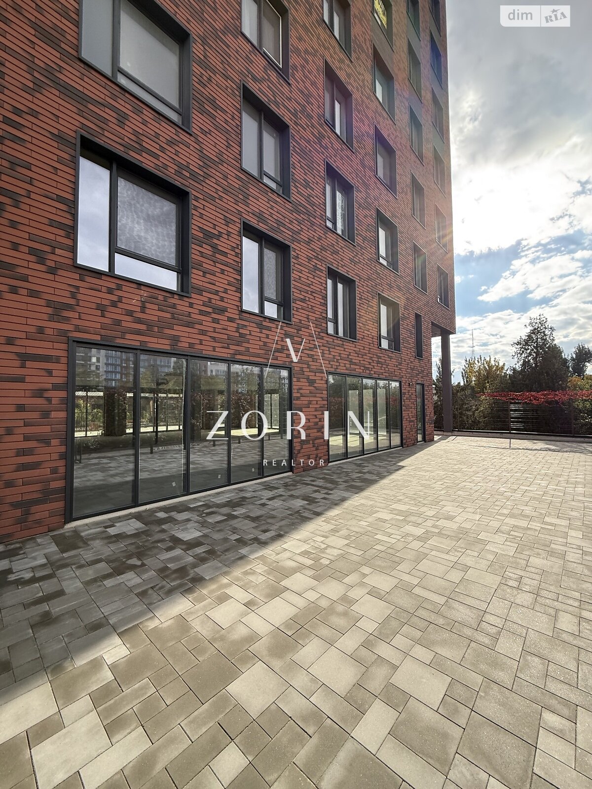 Комерційне приміщення в Дніпрі, здам в оренду по Гончара Олеся (Кірова) вулиця, район Табірний, ціна: 129 074 грн за об’єкт фото 1 Комерційне приміщення в Дніпрі, здам в оренду по Гончара Олеся (Кірова) вулиця, район Табірний, ціна: 129 074 грн за об’єкт фото 1