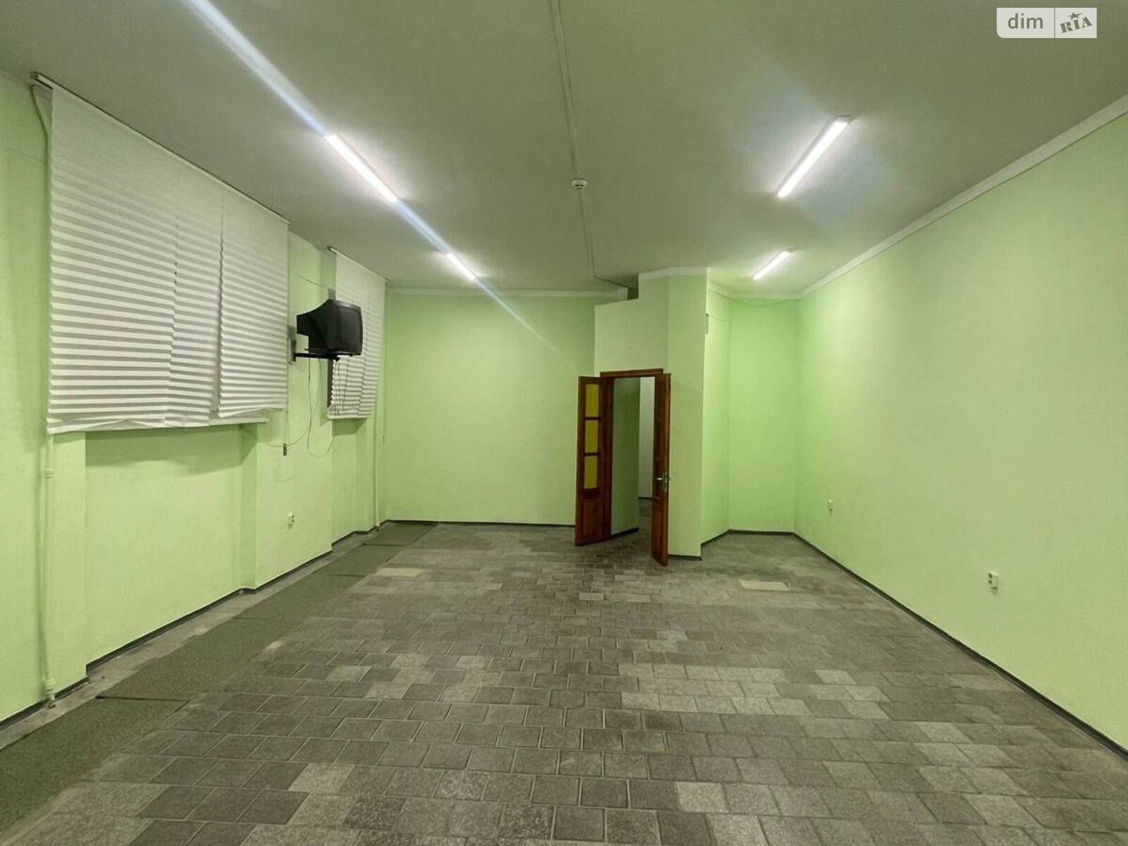 Комерційне приміщення в Дніпрі, здам в оренду по Савченка Юрія вулиця 96, район Робоча, ціна: 25 000 грн за об’єкт фото 1 Комерційне приміщення в Дніпрі, здам в оренду по Савченка Юрія вулиця 96, район Робоча, ціна: 25 000 грн за об’єкт фото 1
