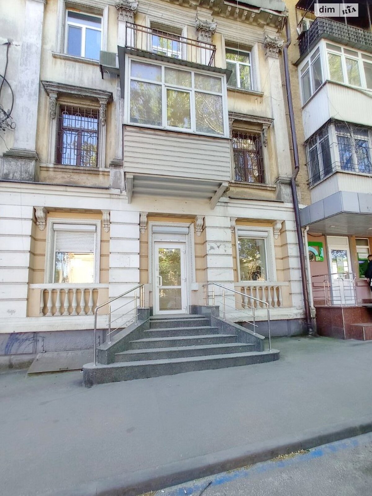 Комерційне приміщення в Дніпрі, здам в оренду по Грушевського Михайла вулиця, район Шевченківський, ціна: 35 000 грн за об’єкт фото 1 Комерційне приміщення в Дніпрі, здам в оренду по Грушевського Михайла вулиця, район Шевченківський, ціна: 35 000 грн за об’єкт фото 1
