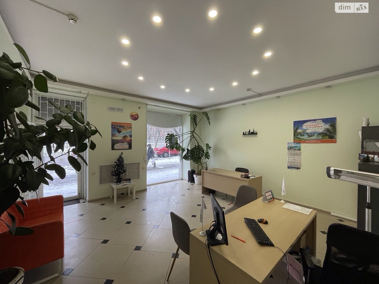 Коммерческое помещение в Днепре, сдам в аренду по Поля Александра проспект, район Славутич, цена: 15 000 грн за объект фото 1