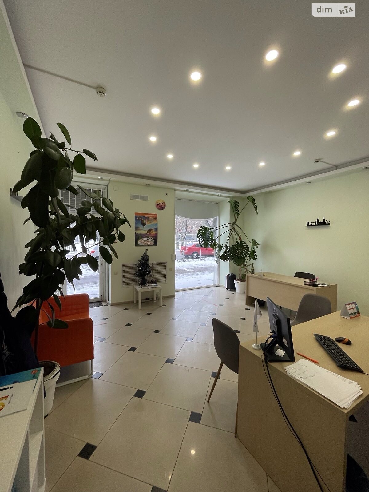 Коммерческое помещение в Днепре, сдам в аренду по Поля Александра проспект, район Славутич, цена: 15 000 грн за объект фото 1