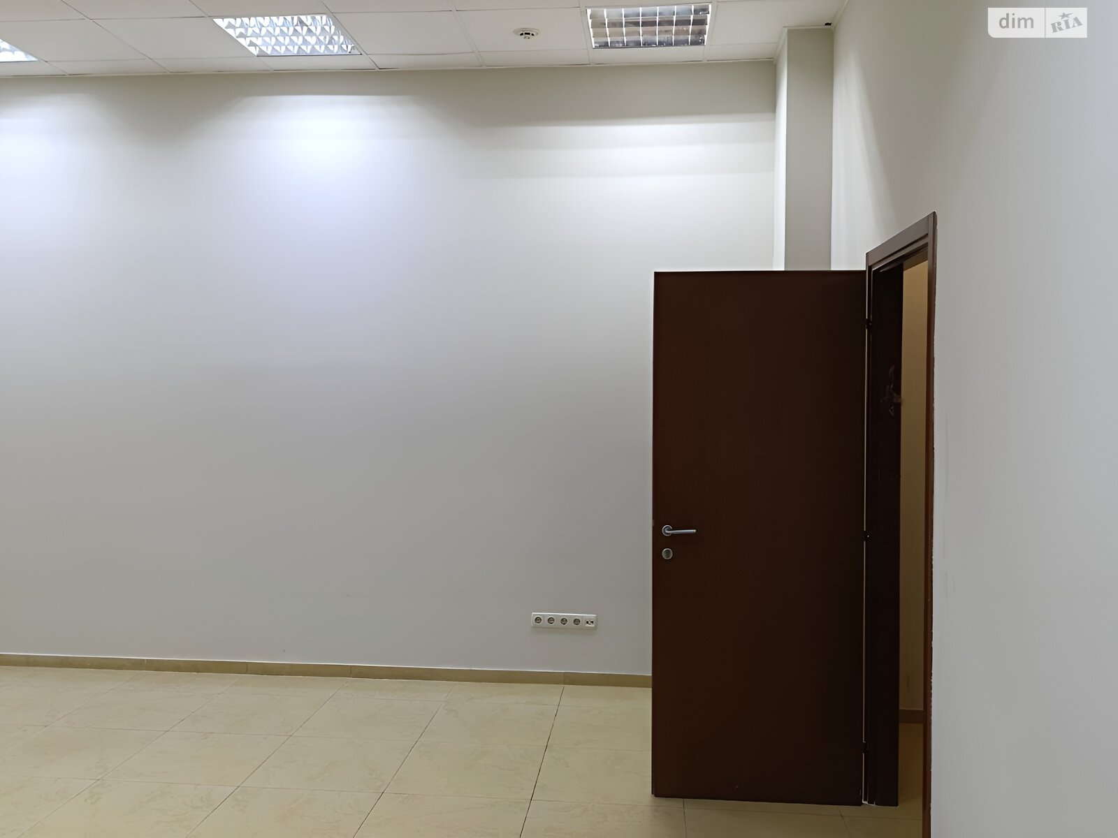 Комерційне приміщення в Дніпрі, здам в оренду по Барикадна вулиця 1, район Центр, ціна: 20 000 грн за об’єкт фото 1 Комерційне приміщення в Дніпрі, здам в оренду по Барикадна вулиця 1, район Центр, ціна: 20 000 грн за об’єкт фото 1