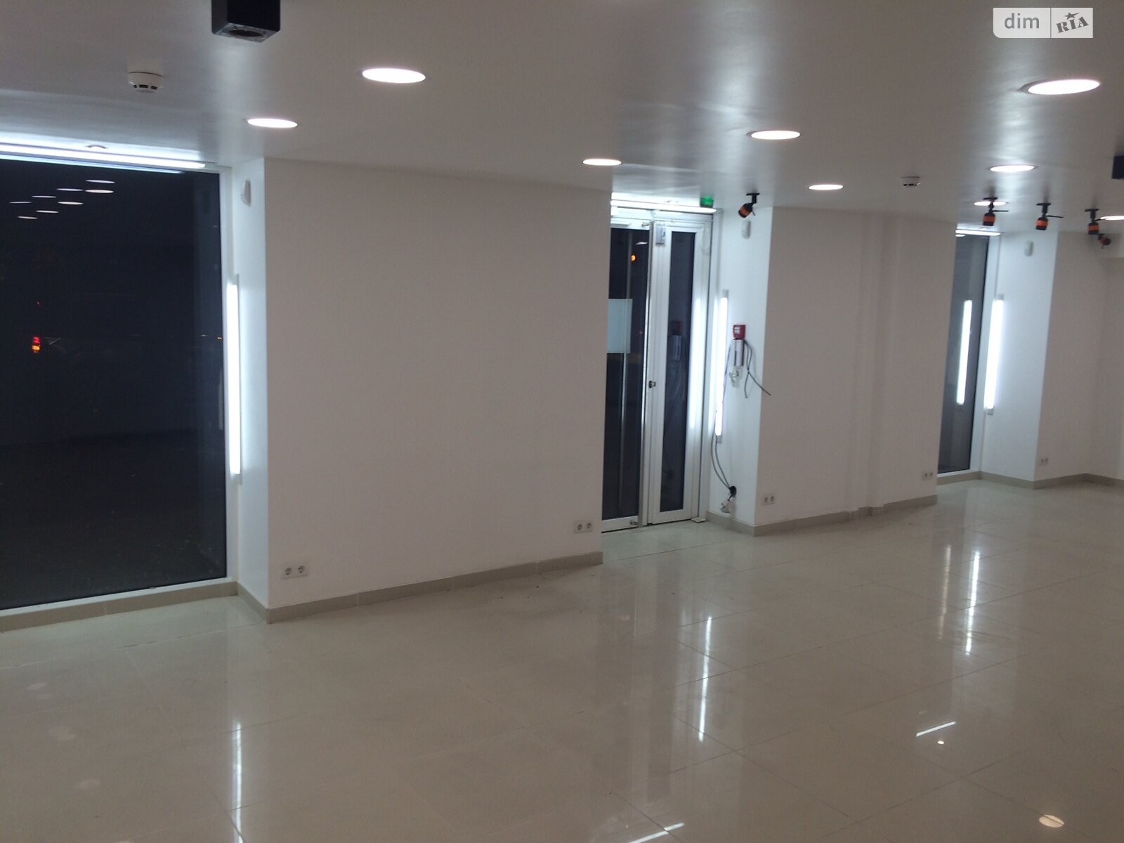 Комерційне приміщення в Дніпрі, здам в оренду по Європейська вулиця 8Б, район Центр, ціна: 306 000 грн за об’єкт фото 1