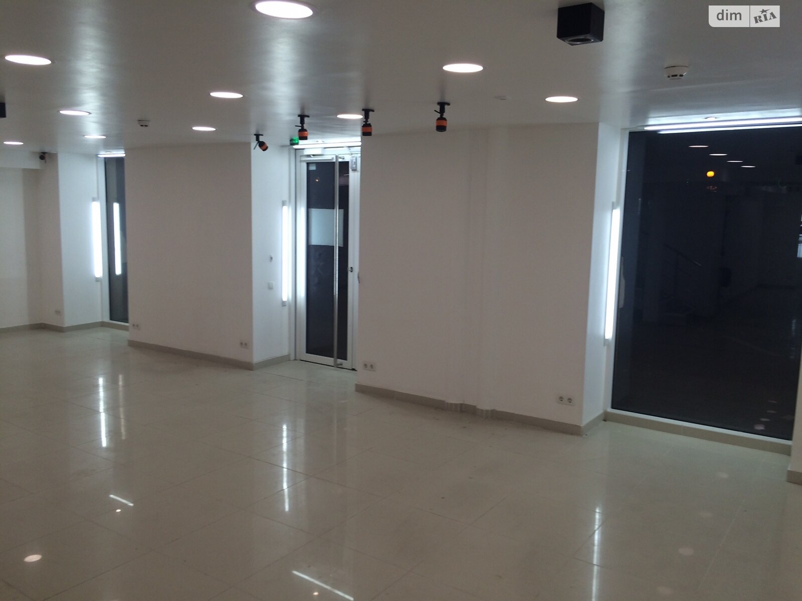 Комерційне приміщення в Дніпрі, здам в оренду по Європейська вулиця 8Б, район Центр, ціна: 306 000 грн за об’єкт фото 1