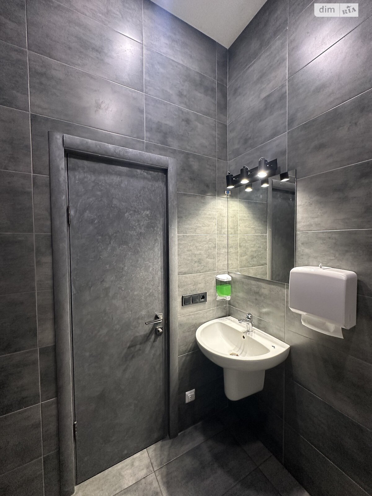 Коммерческое помещение в Днепре, сдам в аренду по Европейская улица 9А, район Центр, цена: 14 000 грн за объект фото 1 Коммерческое помещение в Днепре, сдам в аренду по Европейская улица 9А, район Центр, цена: 14 000 грн за объект фото 1