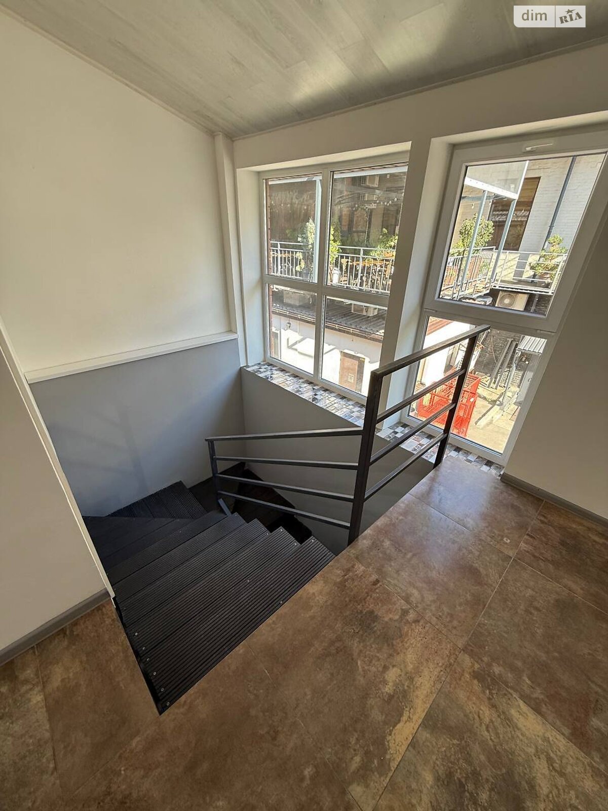 Комерційне приміщення в Дніпрі, здам в оренду по Грушевського Михайла вулиця 4А, район Центр, ціна: 87 600 грн за об’єкт фото 1