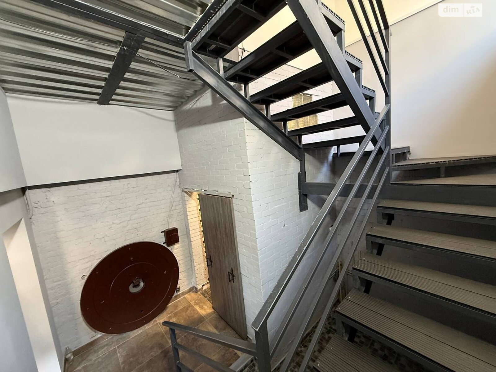 Комерційне приміщення в Дніпрі, здам в оренду по Грушевського Михайла вулиця 4А, район Центр, ціна: 87 600 грн за об’єкт фото 1