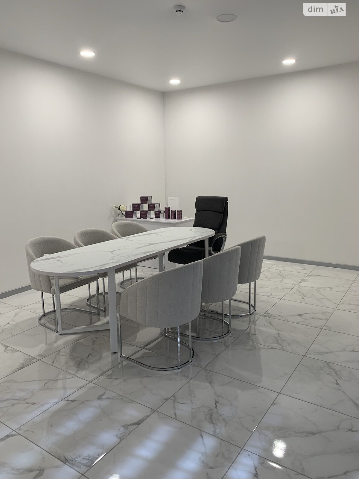 Комерційне приміщення в Дніпрі, здам в оренду по Виконкомівська вулиця, район Центр, ціна: 189 315 грн за об’єкт фото 1