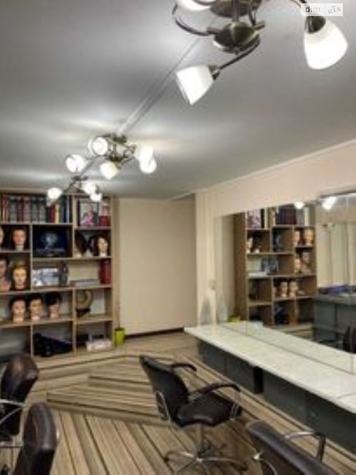 Комерційне приміщення в Дніпрі, здам в оренду по Воскресенська вулиця 4, район Центр, ціна: 27 000 грн за об’єкт фото 1 Комерційне приміщення в Дніпрі, здам в оренду по Воскресенська вулиця 4, район Центр, ціна: 27 000 грн за об’єкт фото 1