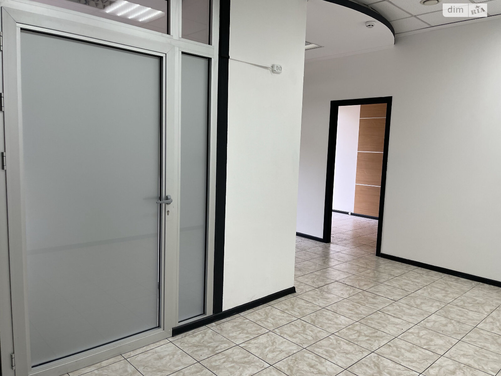 Коммерческое помещение в Днепре, сдам в аренду по Яворницкого Дмитрия проспект 79, район Центр, цена: 30 000 грн за объект фото 1