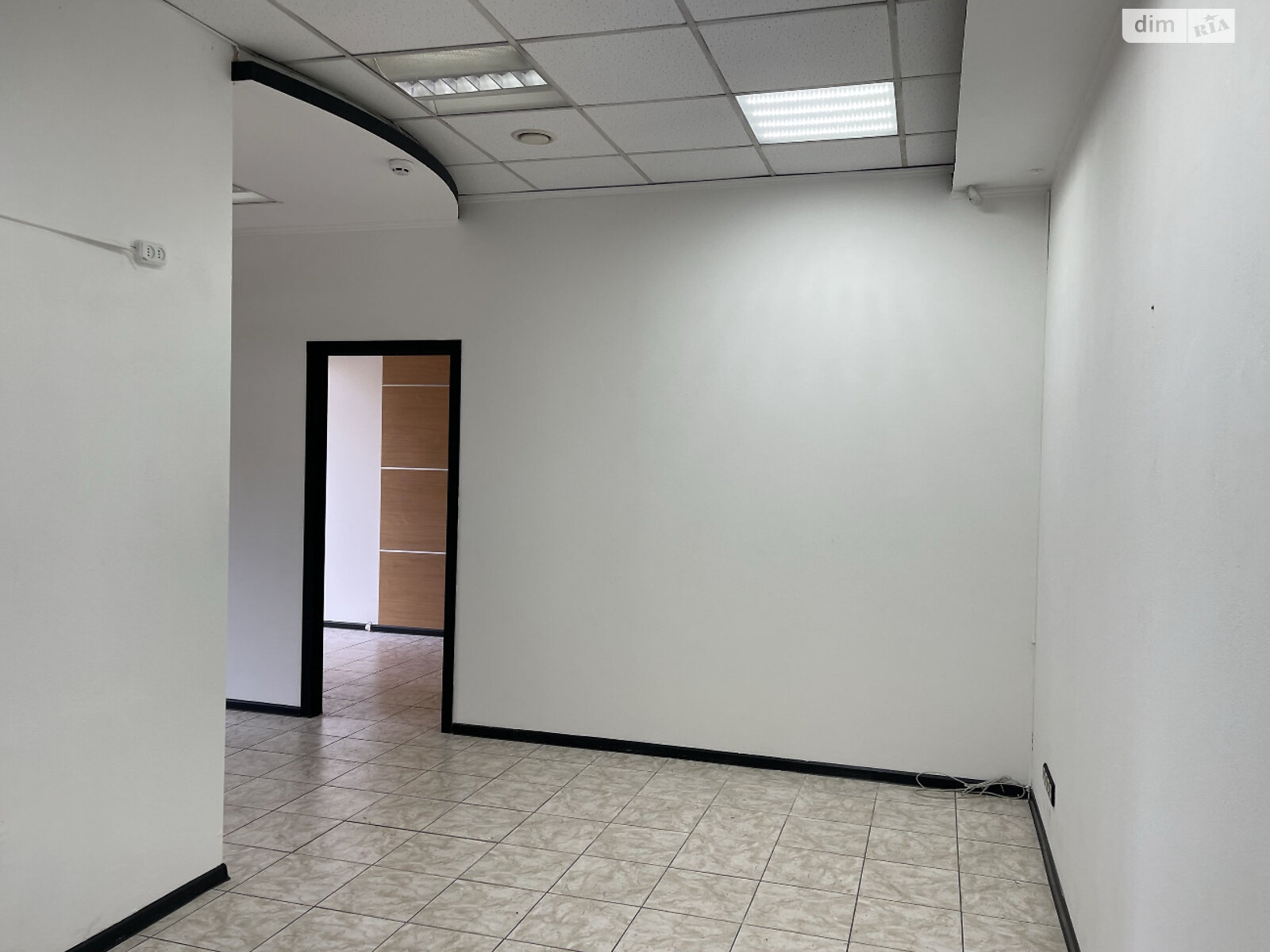 Коммерческое помещение в Днепре, сдам в аренду по Яворницкого Дмитрия проспект 79, район Центр, цена: 30 000 грн за объект фото 1